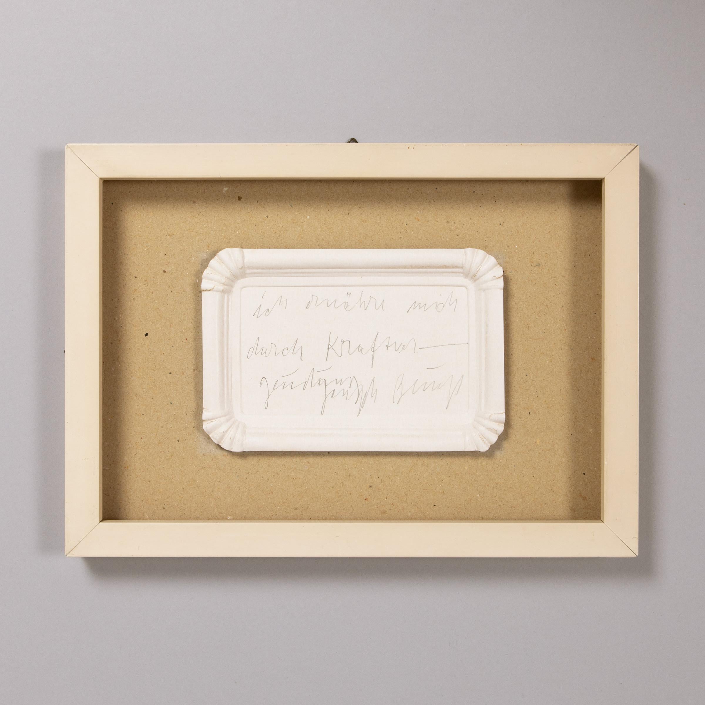 Joseph Beuys, Ich ernähre mich durch Kraftvergeudung - Bleistift auf Pappteller im Angebot 1