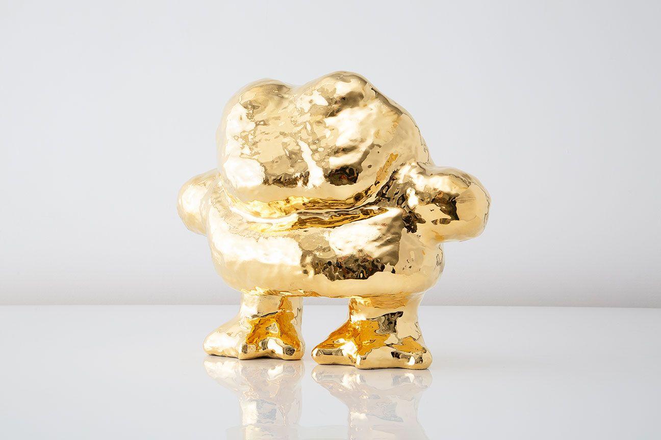 Jasmin Anoschkin Abstract Sculpture – Golden Goldenes Kissing HotDog