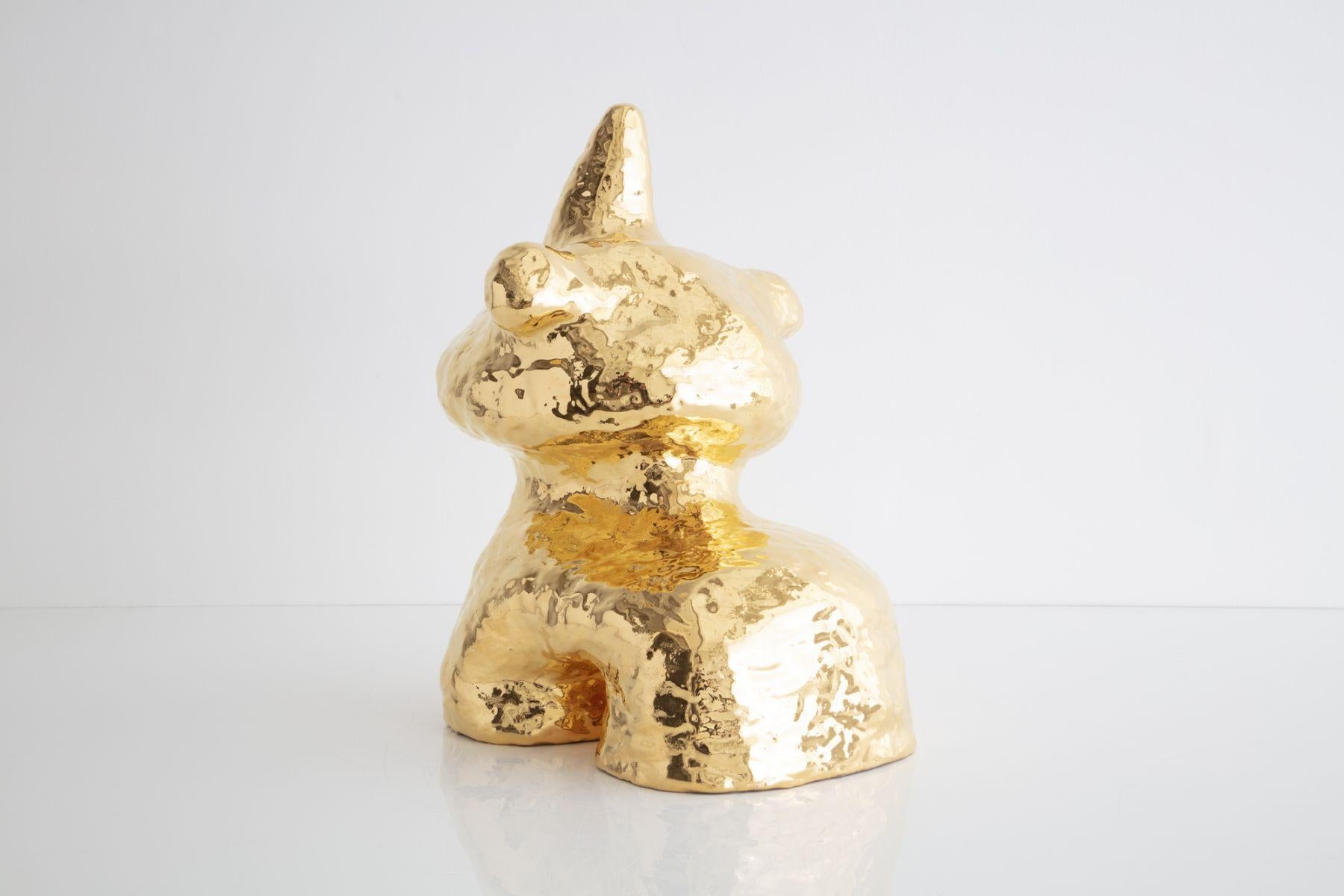 Golden Stardust (medium)  - Sculpture by Jasmin Anoschkin