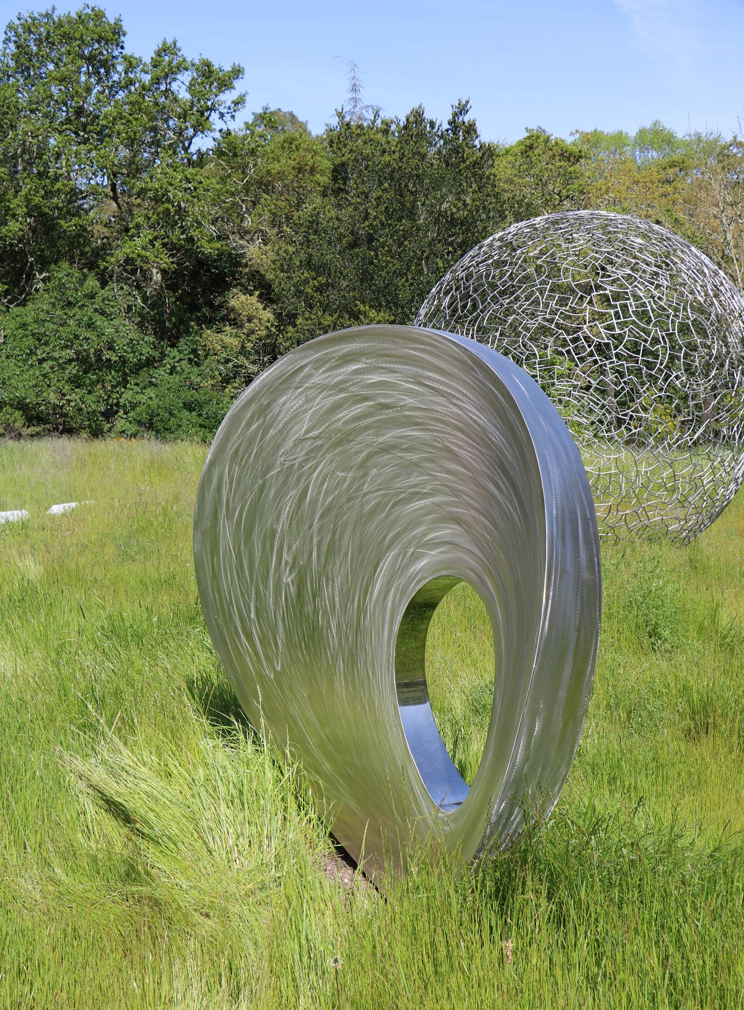 Re-Invention aus Edelstahl – interaktive minimalistische Skulptur von Ivan McLean im Angebot 2