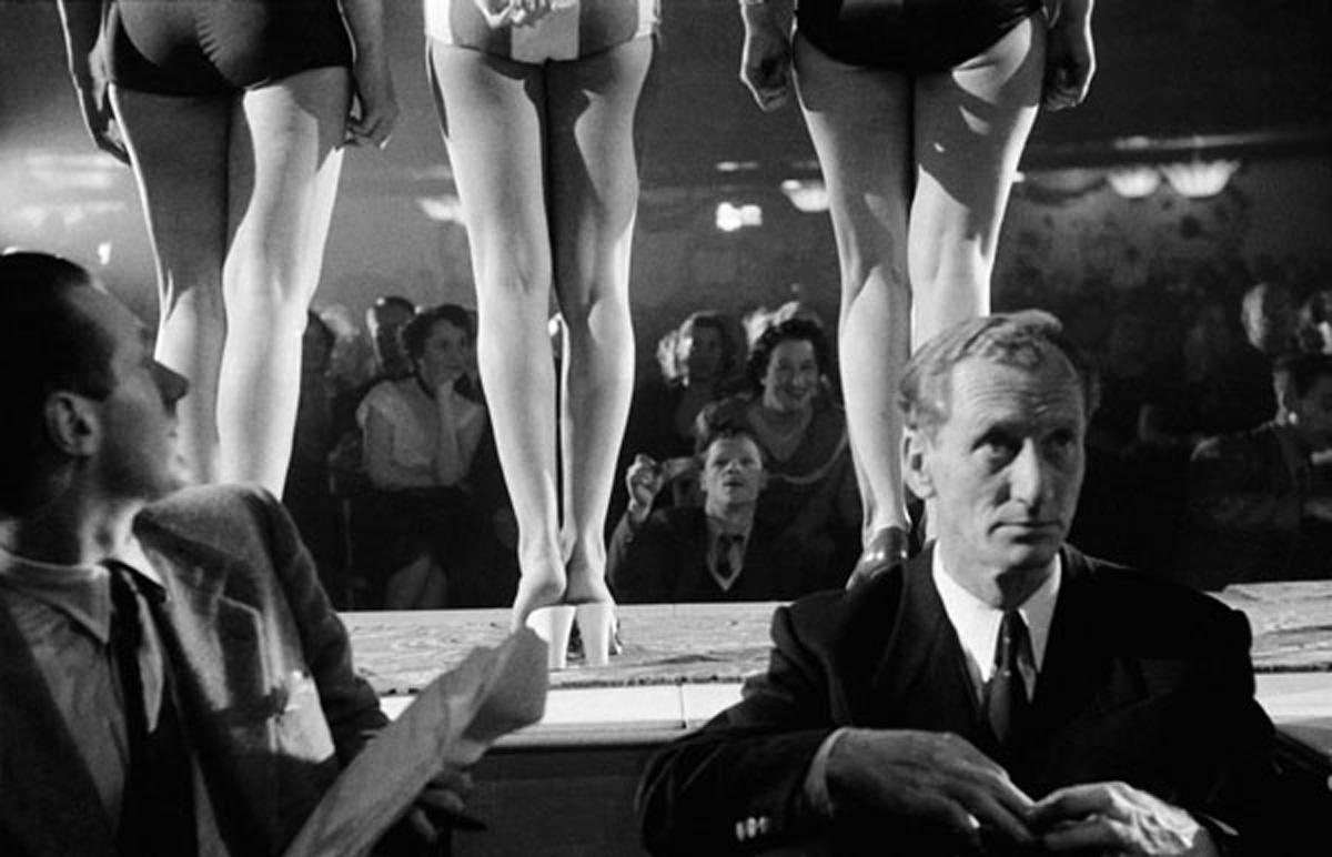Portrait Print Unknown - De belles jambes - Getty Archive, 20th Century Photography, Concours de beauté