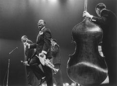 Louis Armstrong auf der Bühne – Getty Archive, Fotografie des 20. Jahrhunderts, Jazzmusik