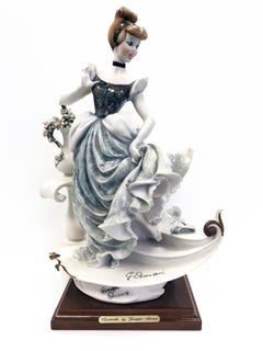 CINDERELLA (SCULPTURE DE DISNEY)