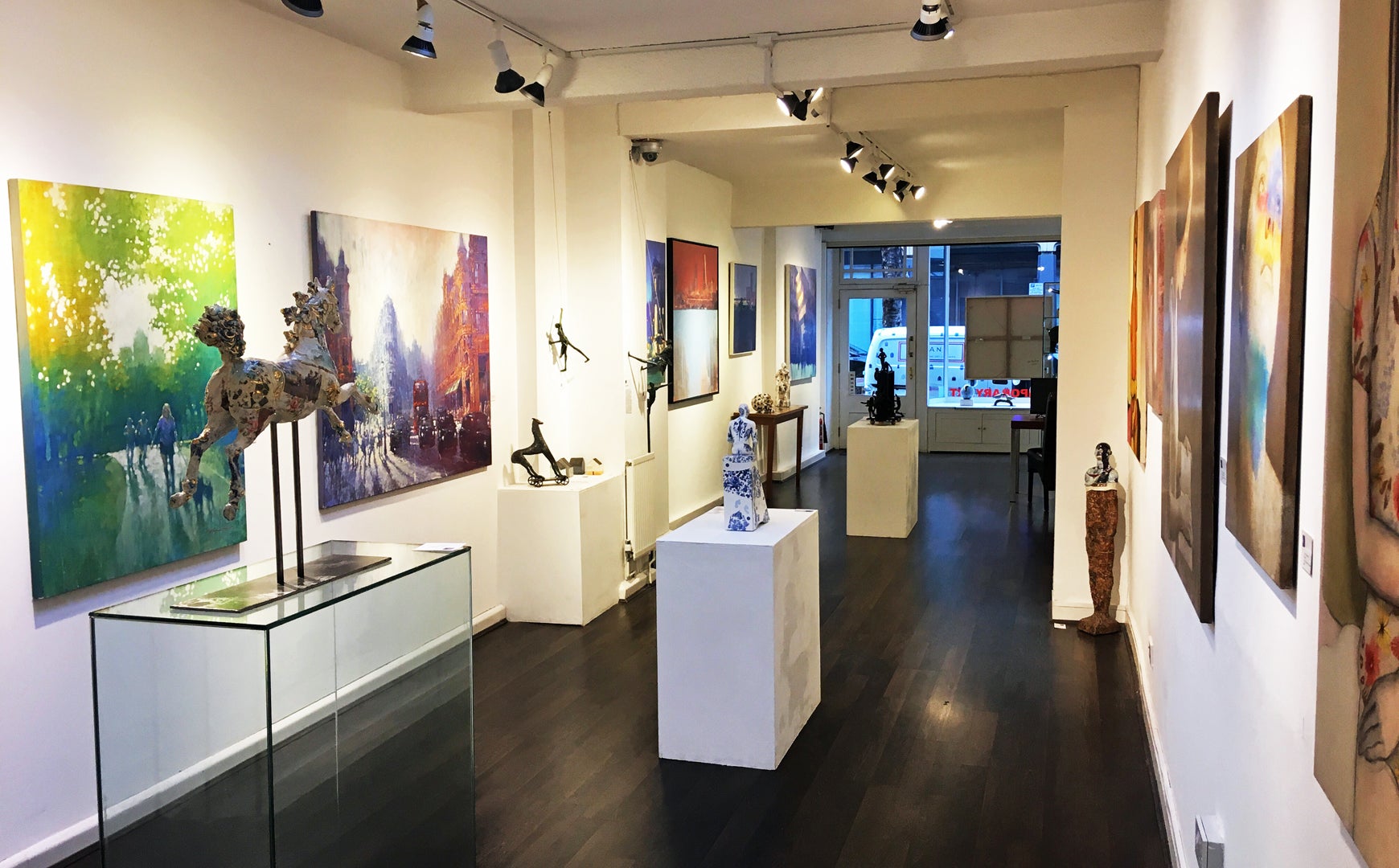 London Contemporary Art Gallery London SW1V 2HF 1stDibs