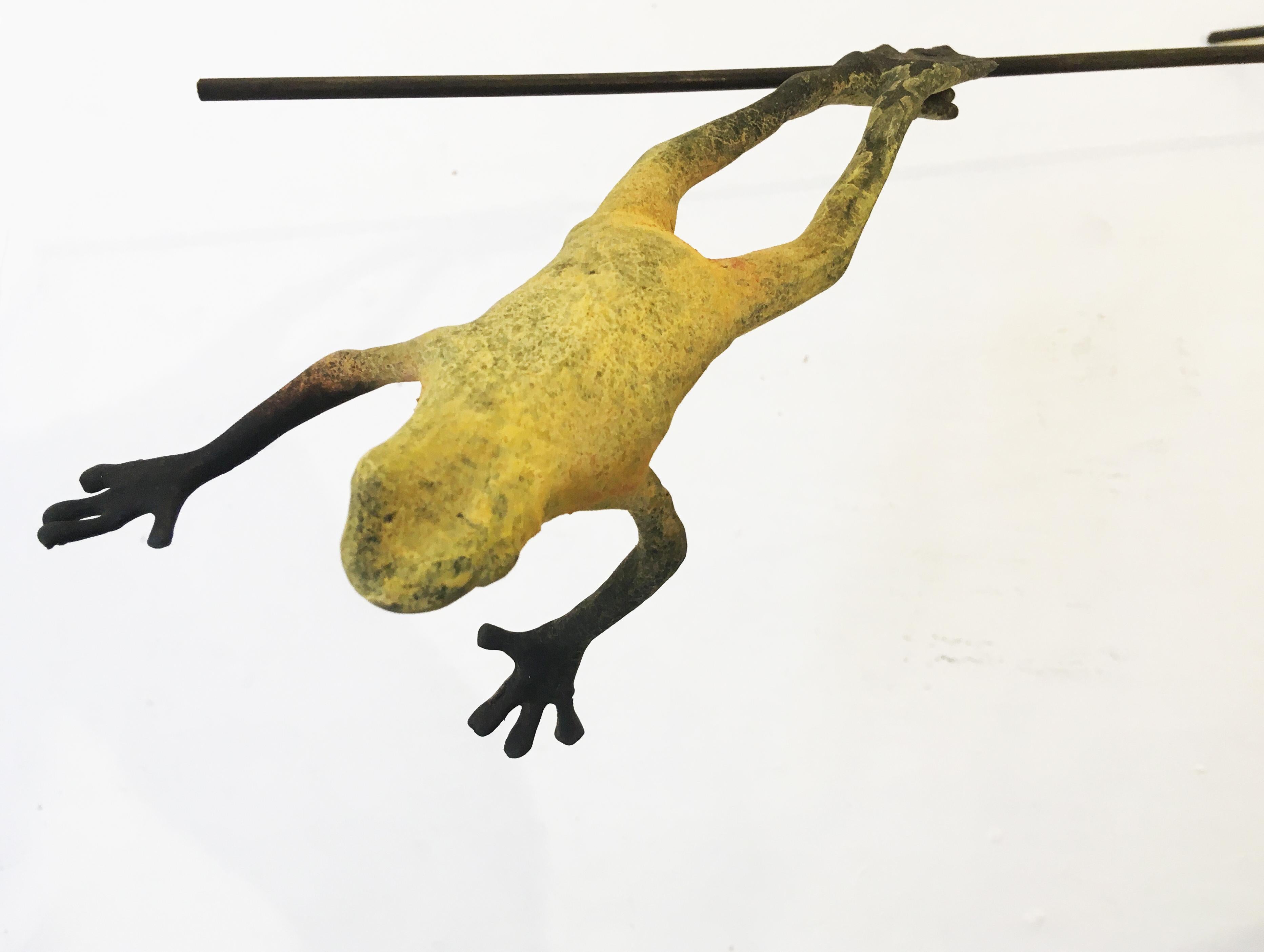 Dardos yellow - contemporary, animal sculpture, bronze, patina and iron, 21st C. - Sculpture by Javier de la Rosa