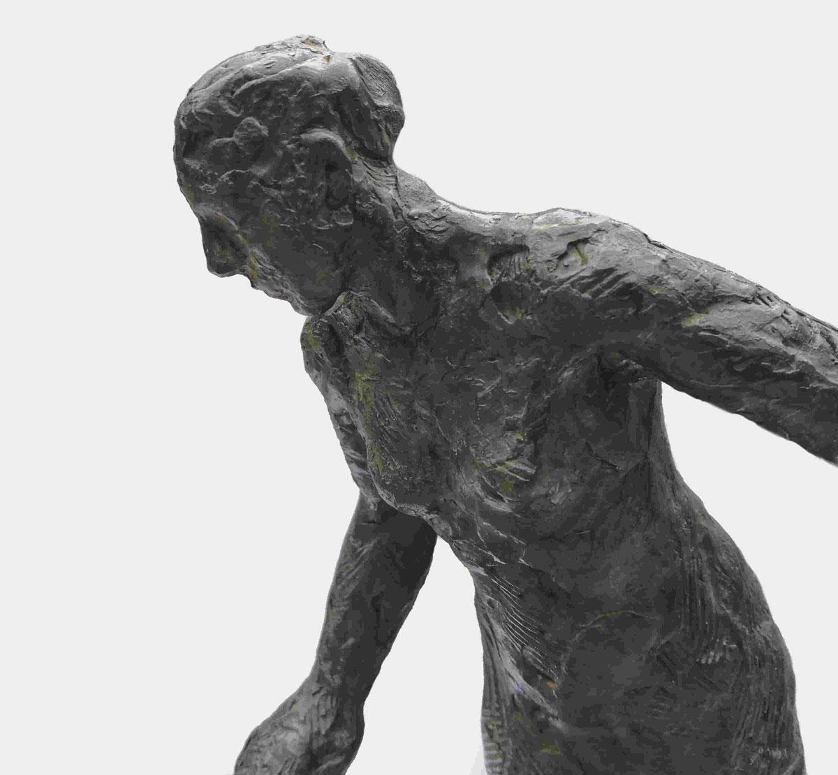 Dry Land – zeitgenössische Skulptur einer weiblichen Figur aus Bronze und Graphitharz (Zeitgenössisch), Sculpture, von Manny Woodard