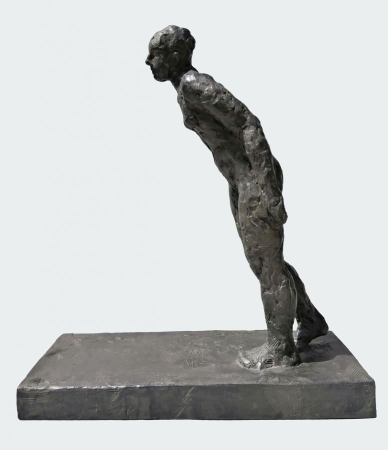 Between Shore and Sea - sculpture contemporaine en bronze et résine graphite - Or Nude Sculpture par Manny Woodard