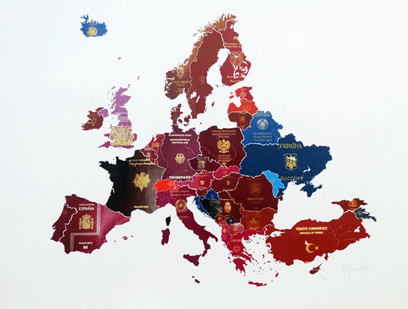 Europa - gemischte Medien Reisepass Karte drucken handgemalt – Print von Yanko Tihov