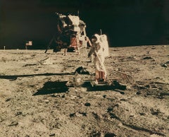 Foto von Apollo 11, Astronaut Buzz Aldrin, der Experimente auf dem Mond durchführt