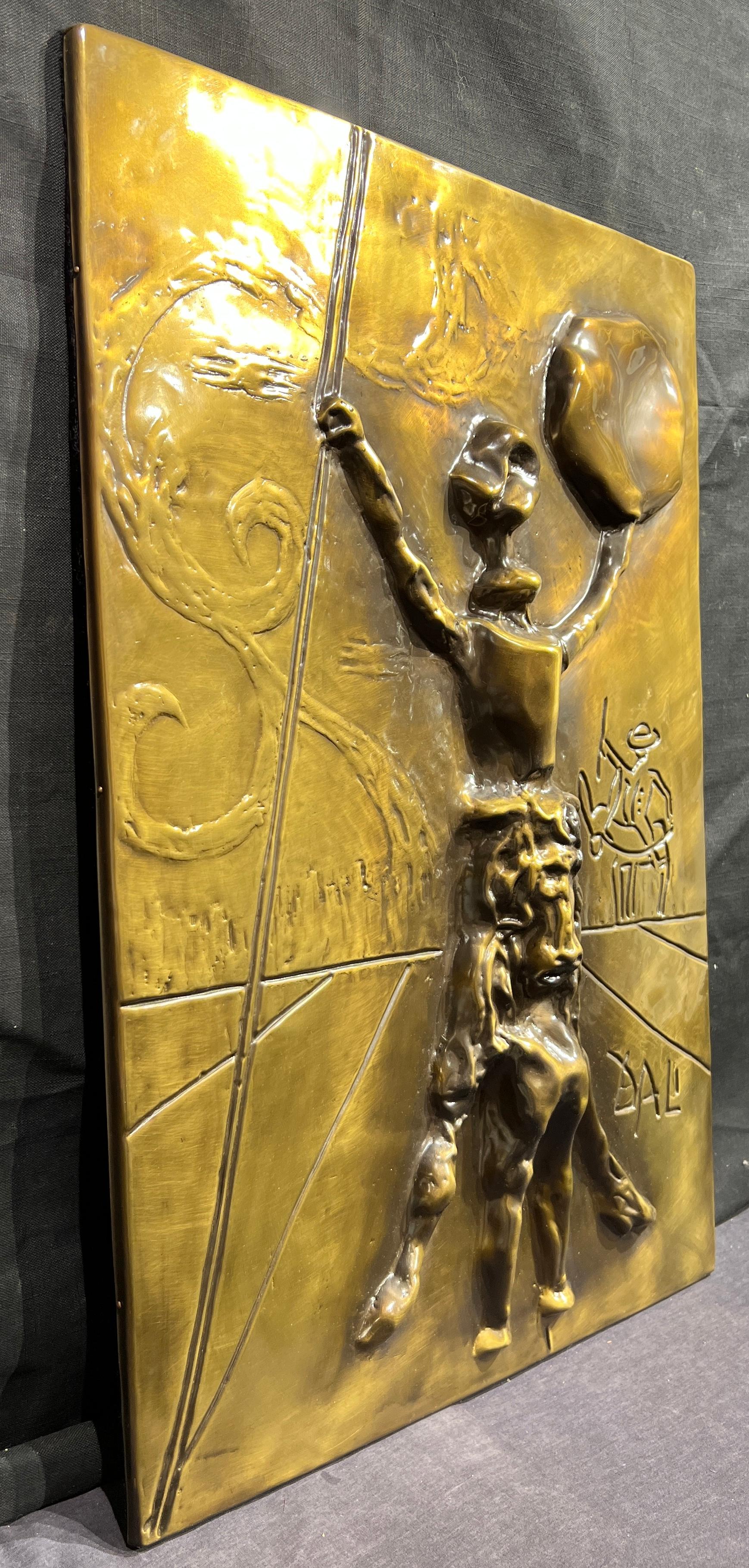 Bajo relieve de Don Quijote en caja de terciopelo original 3