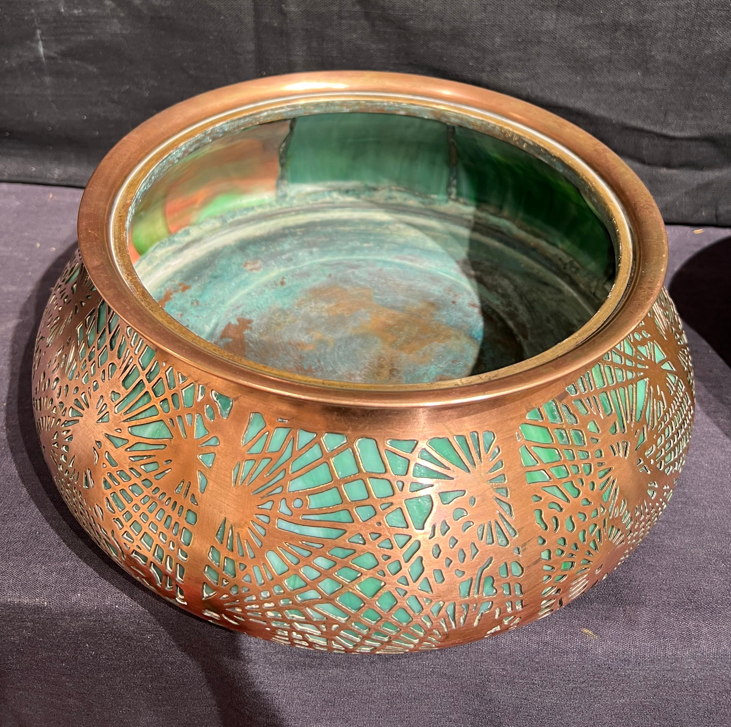 Jardiniere Tiffany con intarsio di smeraldo e favrile 6