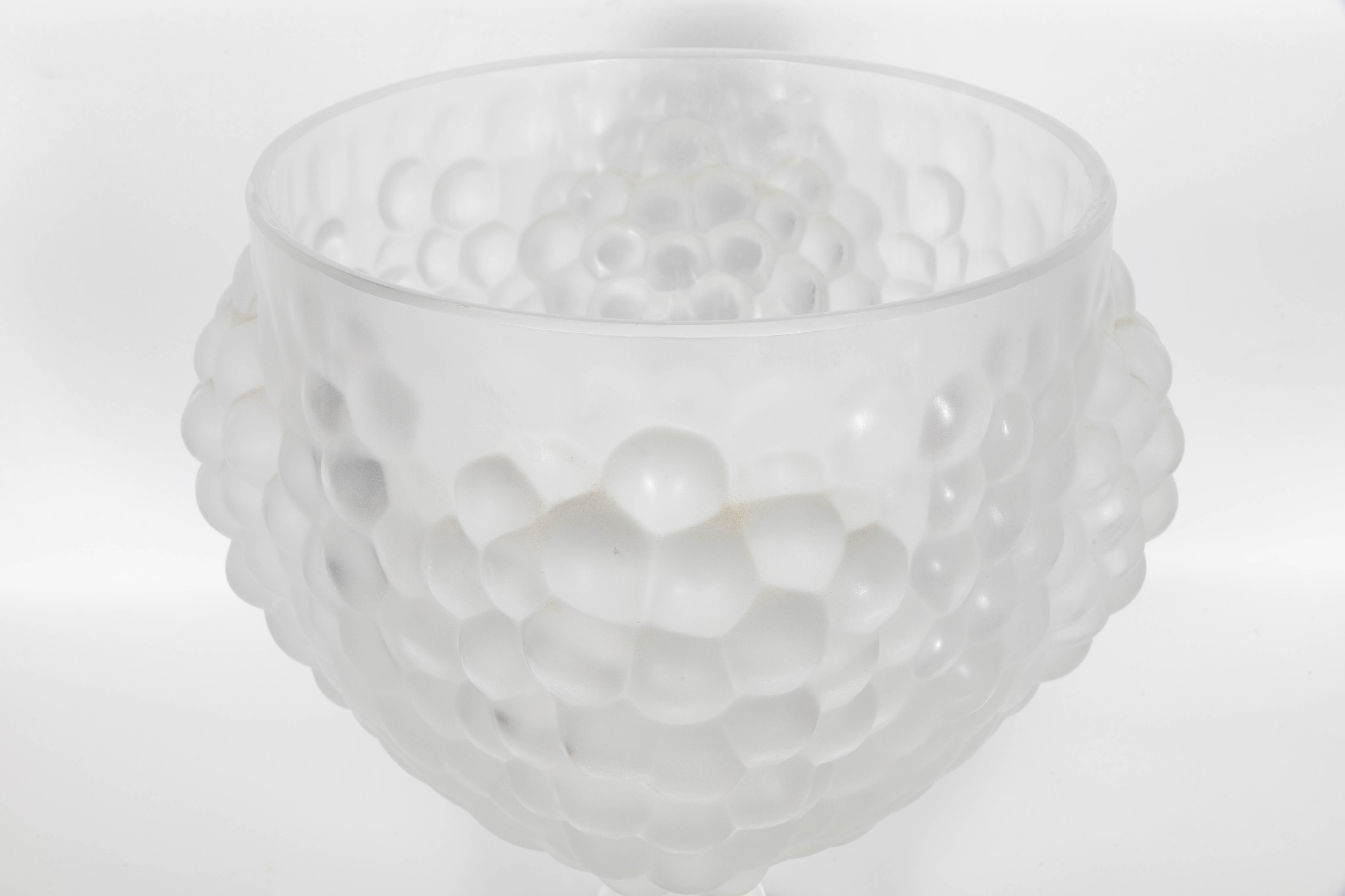 Antilles Frosted Grape Cluster Bowl - Art Deco Sculpture by René Lalique