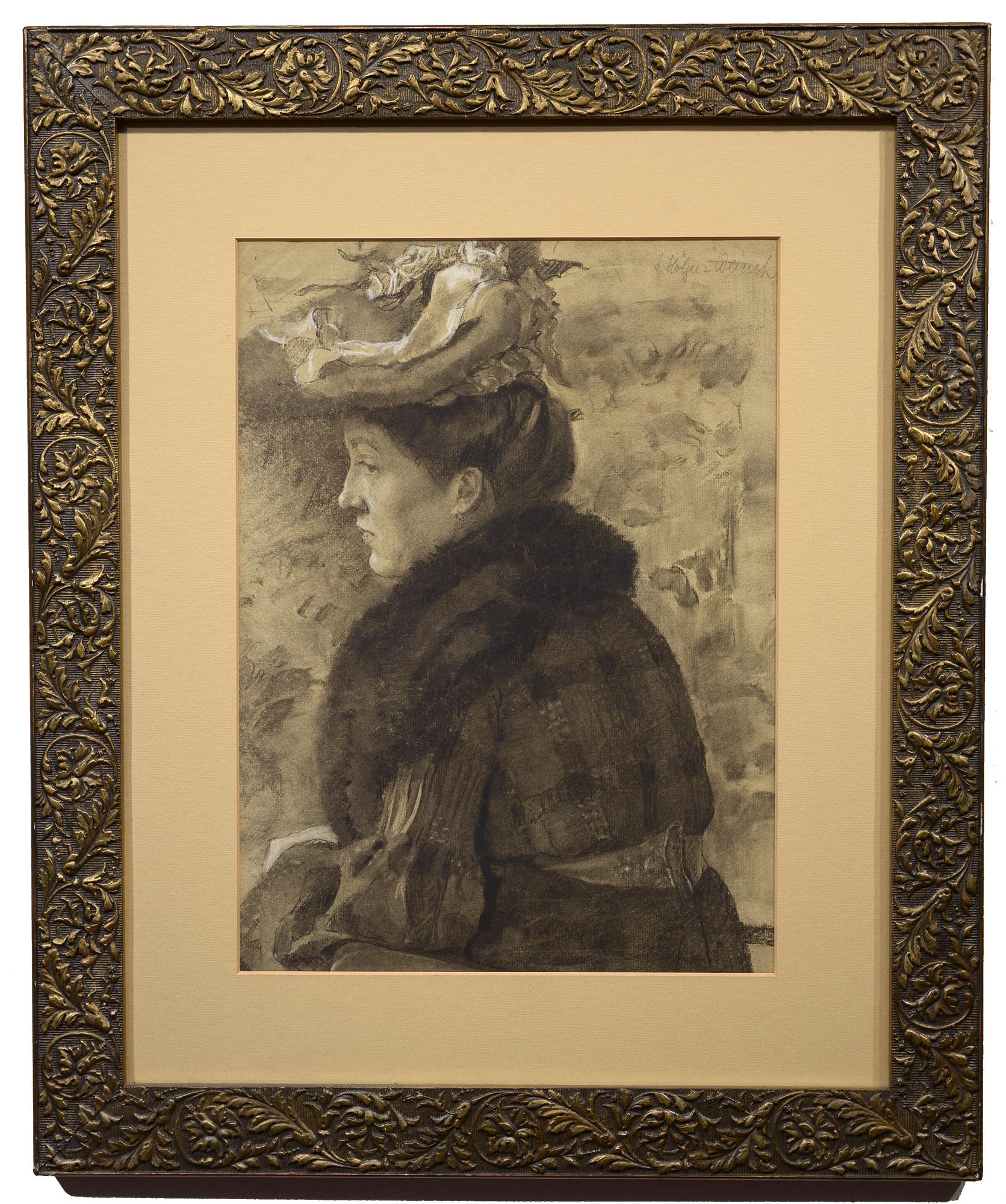 Lady in a Feathered Hat, Porträt, Figur, Kohlezeichnung, Österreich – Art von Irene Holzer-Weineck