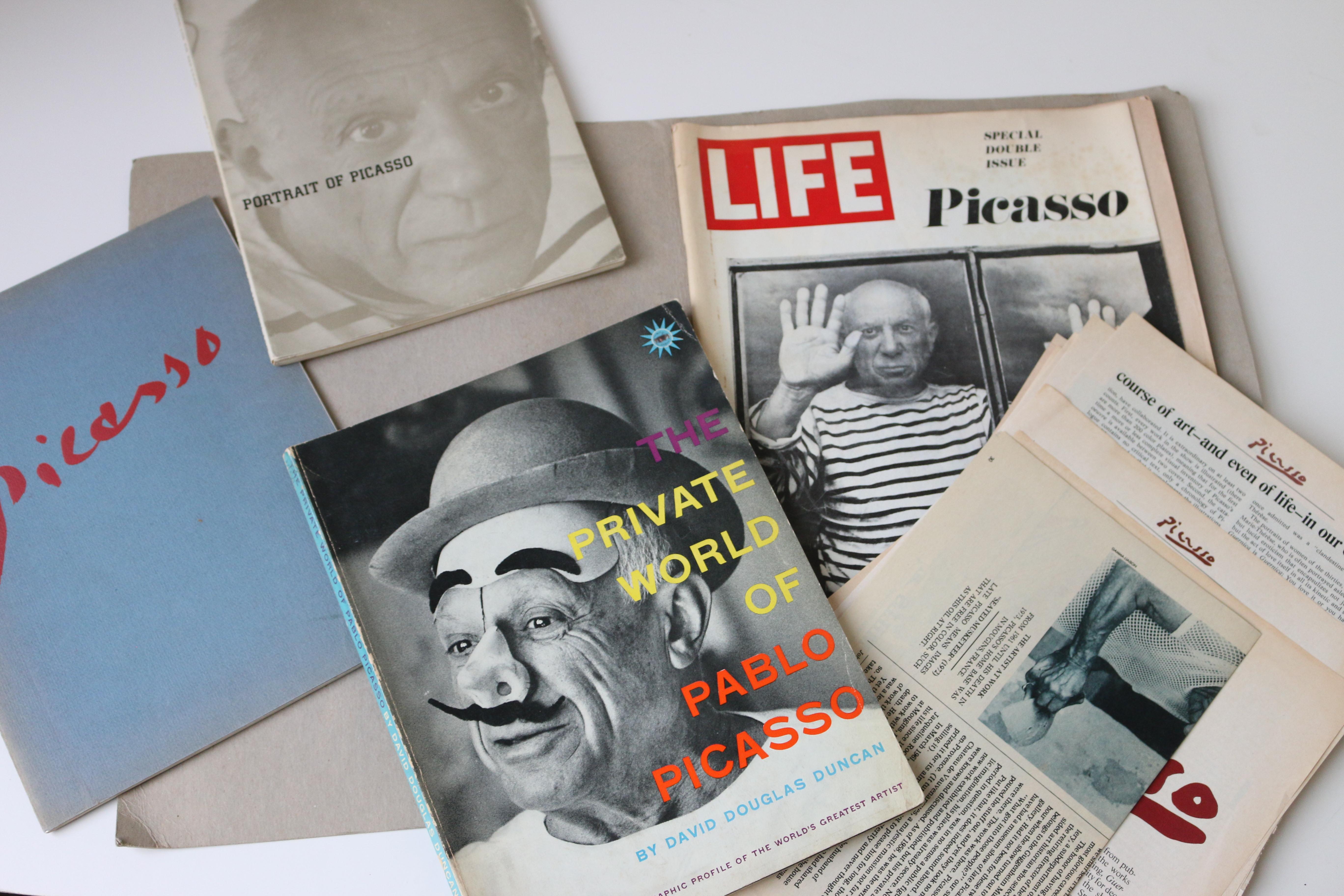 Picasso (A Collection of Books and Articles) For Sale 17