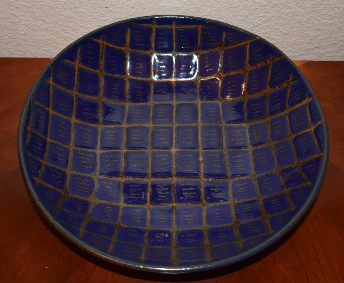 HARDING BLACK (1912-2004) POTTERY NAVY BLUE SGRAFFITO BOWL 1959 TEXAS