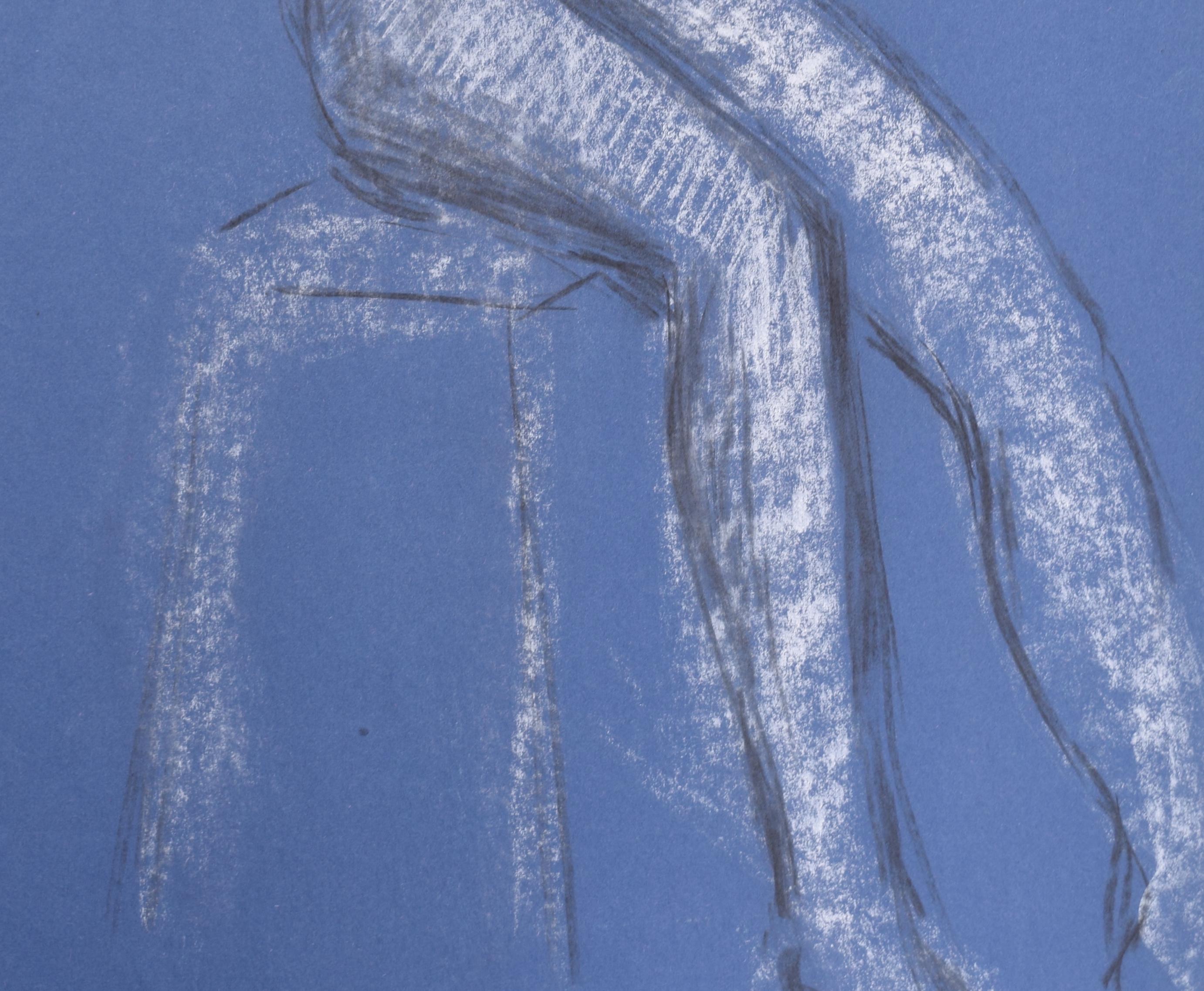 Figura femminile nuda seduta, disegno a gesso di Hilary Hennes in vendita 3