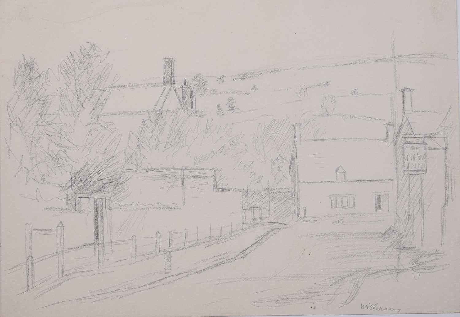 George Bissill (1896-1973)
The New Inn, Willersey 
Croquis au crayon 
25 x 35 cm 

Né en 1896, George Bissill était un mineur, peintre et designer de meubles britannique. Élevé dans le village minier de Langley Mill, dans le Derbyshire, Bissill est