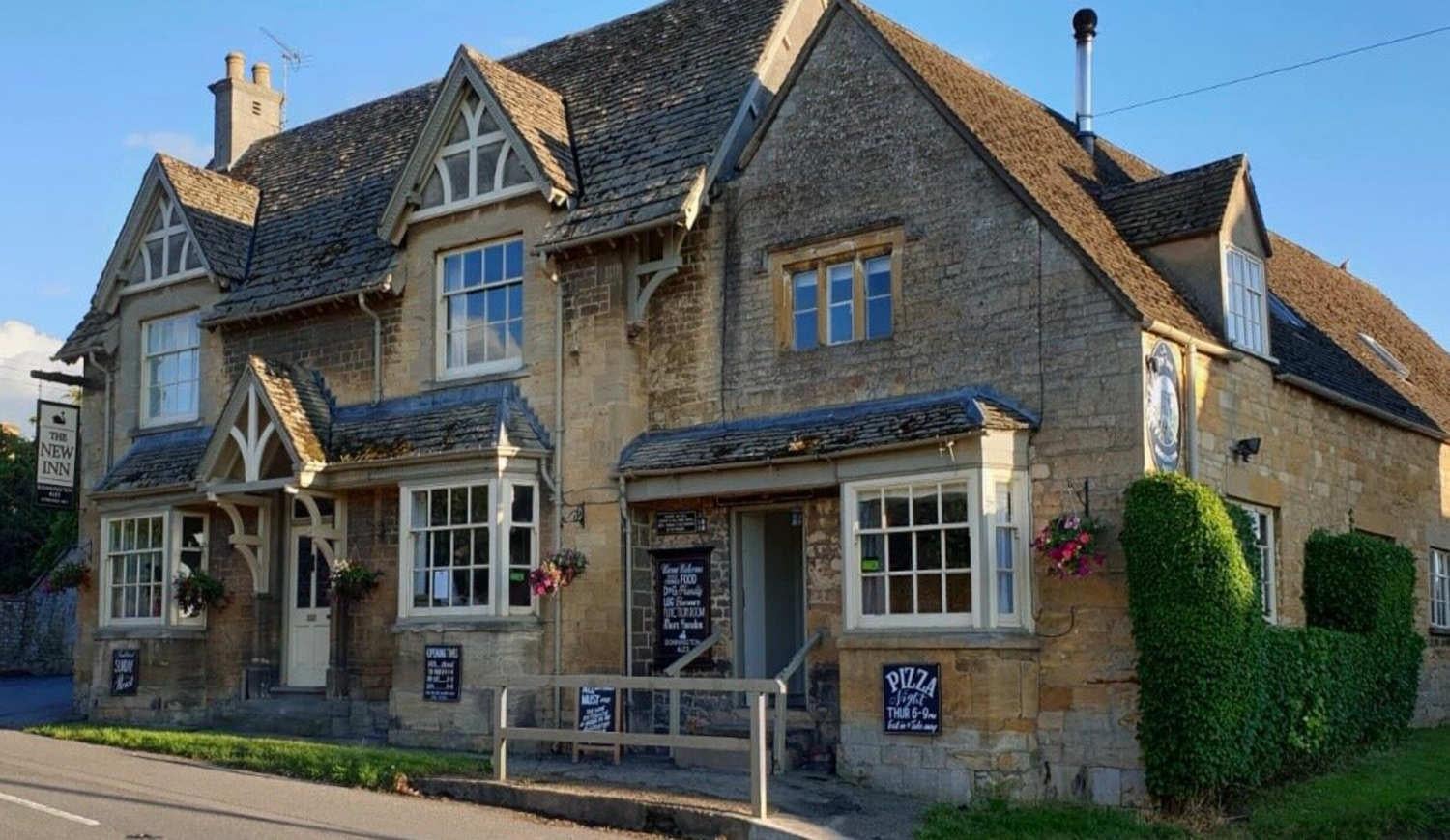 The New Inn, Willersey, esquisse au crayon de George Bissill en vente 4