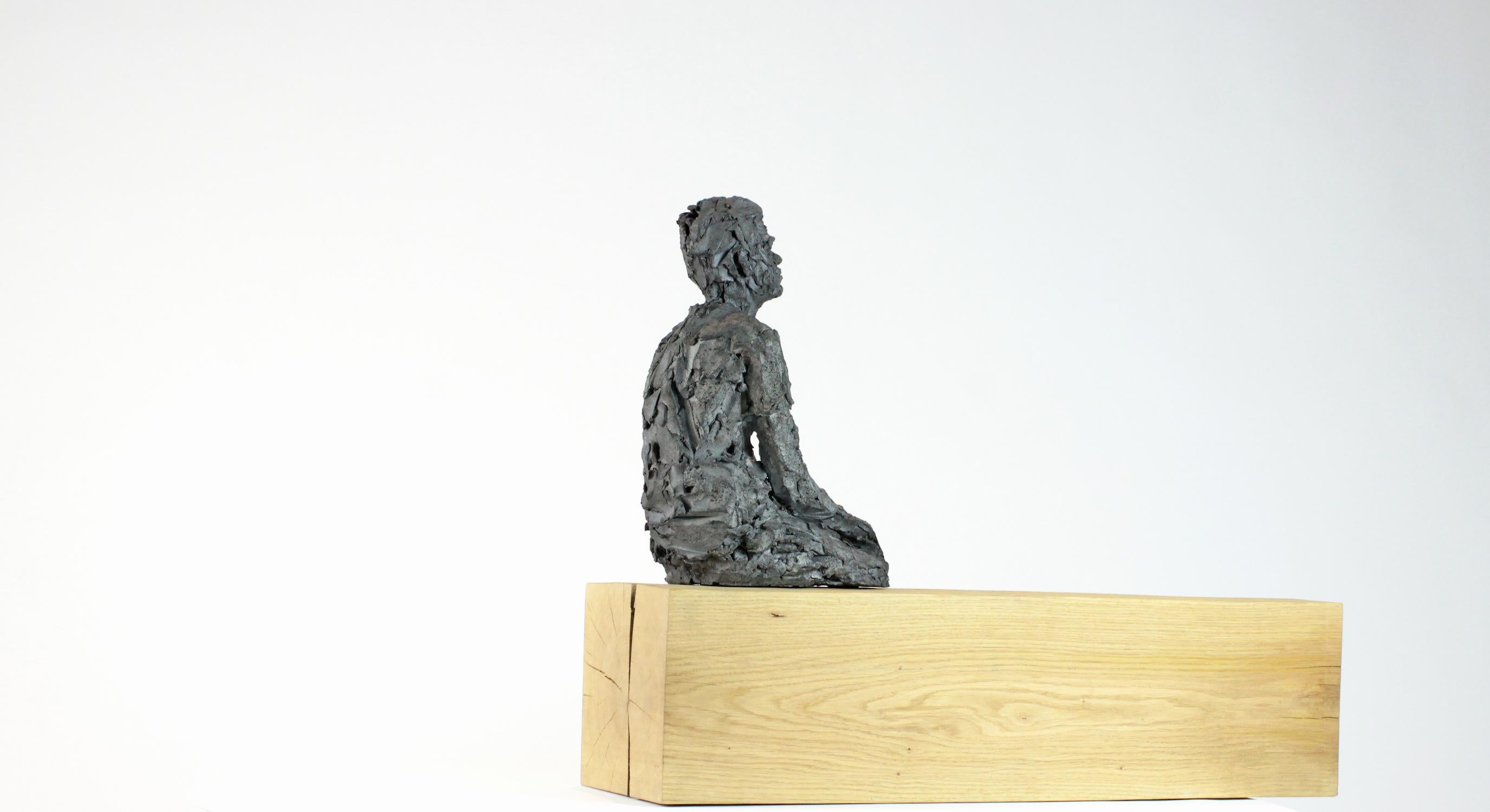 Vestibule des pommes (with Martin), Male Portrait, Ceramic Sculpture - Beige Figurative Sculpture by Cécile Raynal