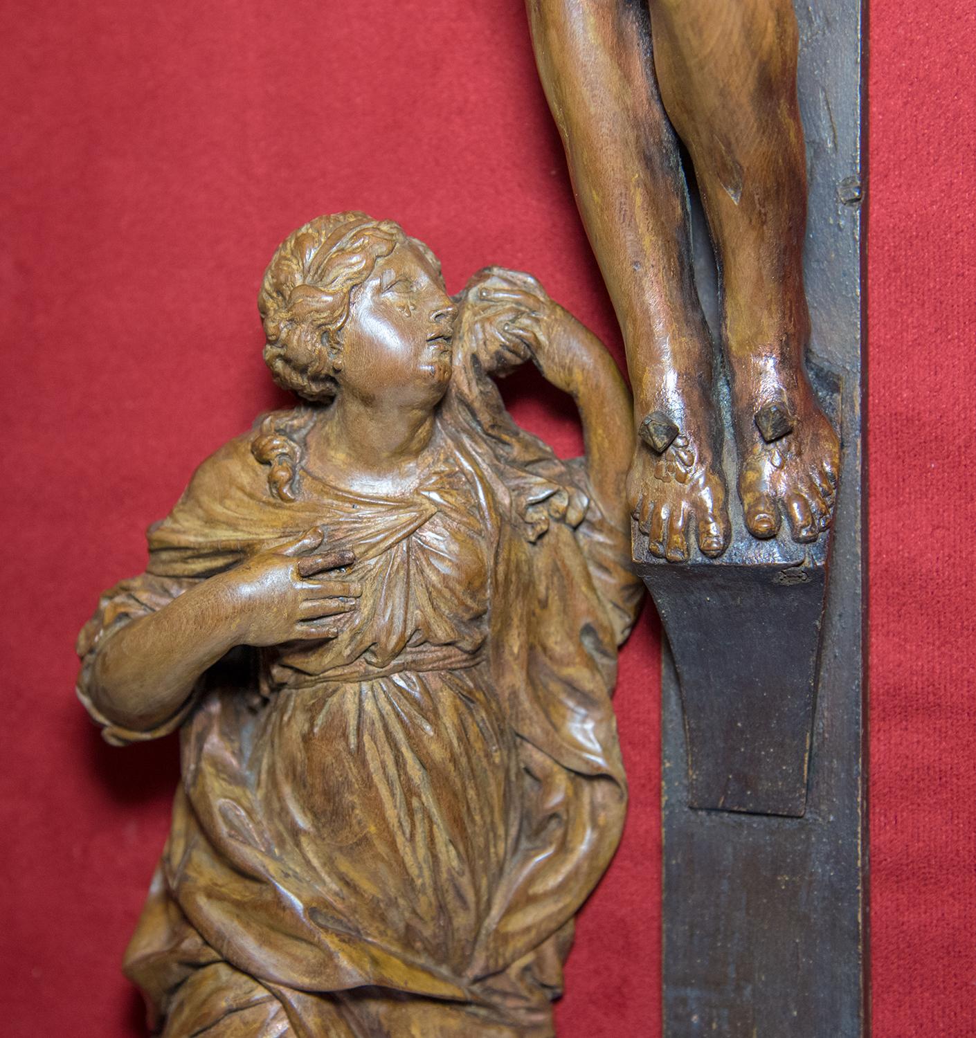 Large framed Christ, late 17th century, César Bagard and workshop - Brown Figurative Sculpture by César BAGARD