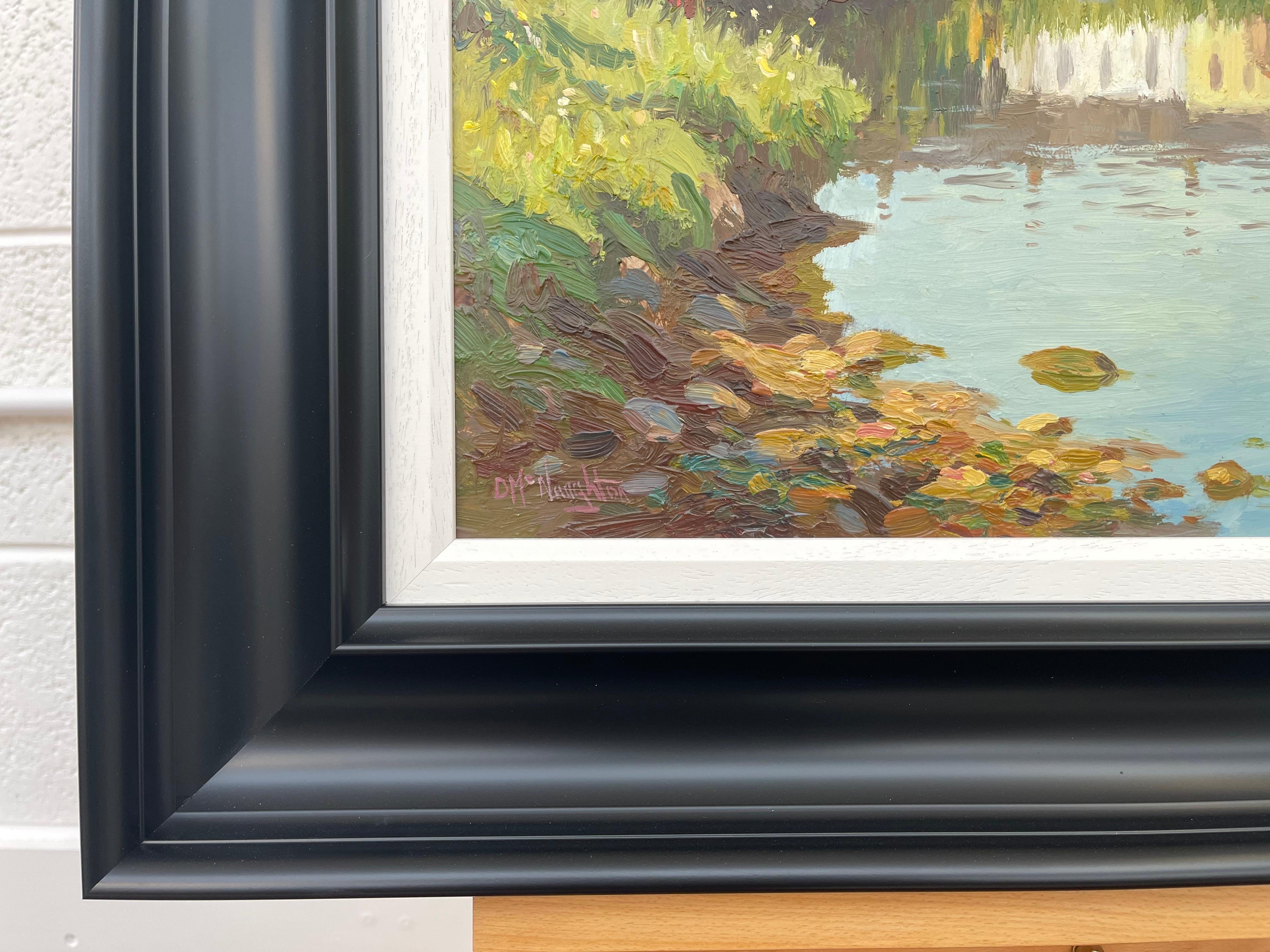 Scena di pesca a mosca sul fiume nel villaggio costiero irlandese dell'artista irlandese contemporaneo Donal McNaughton.

Donal McNaughton è nato nelle Glens of Antrim e avendo trascorso la sua vita lì, il luogo e la sua gente dominano i temi dei