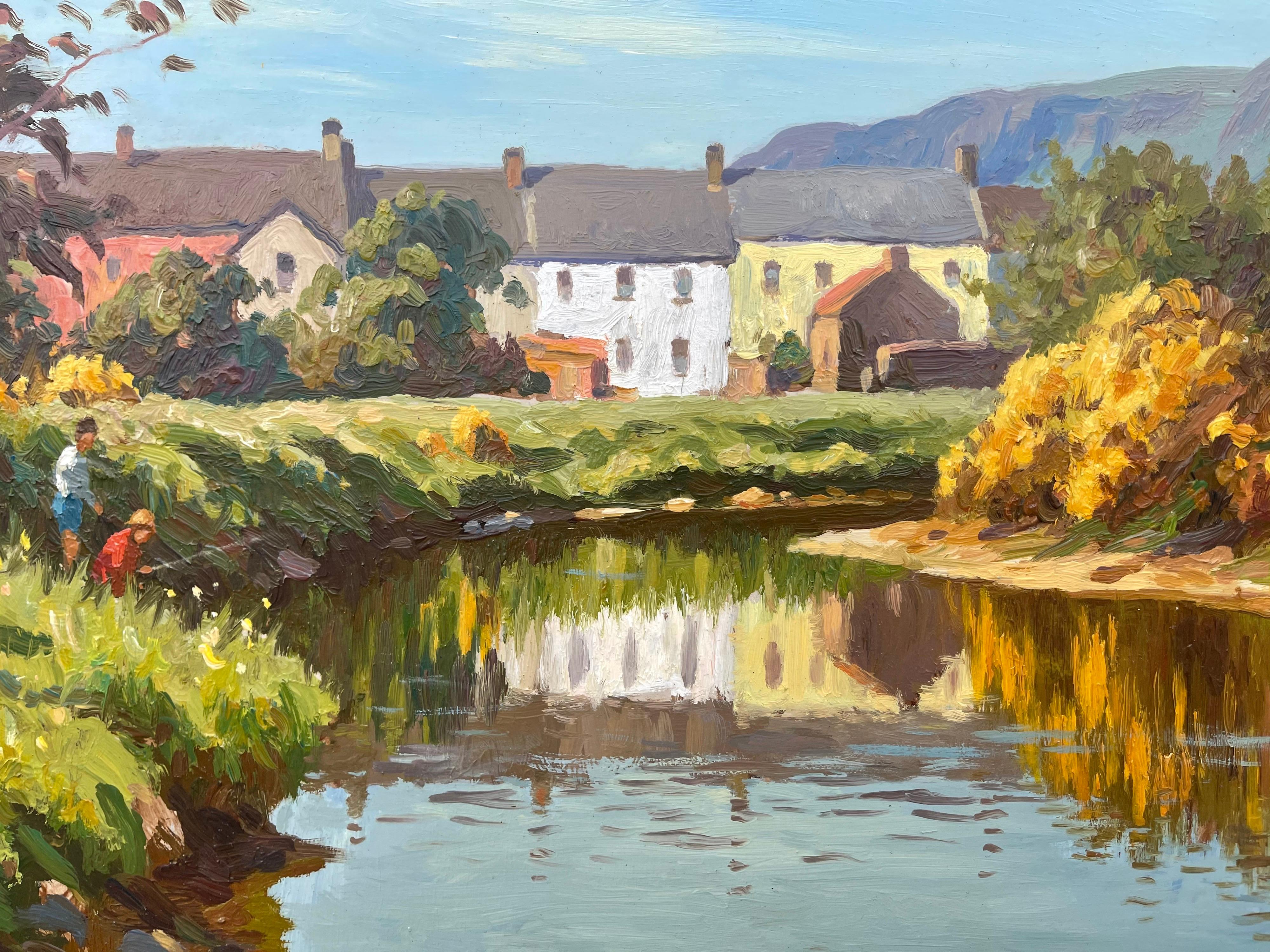 Scena di pesca a mosca sul fiume in un villaggio costiero irlandese, opera di un artista irlandese contemporaneo in vendita 4