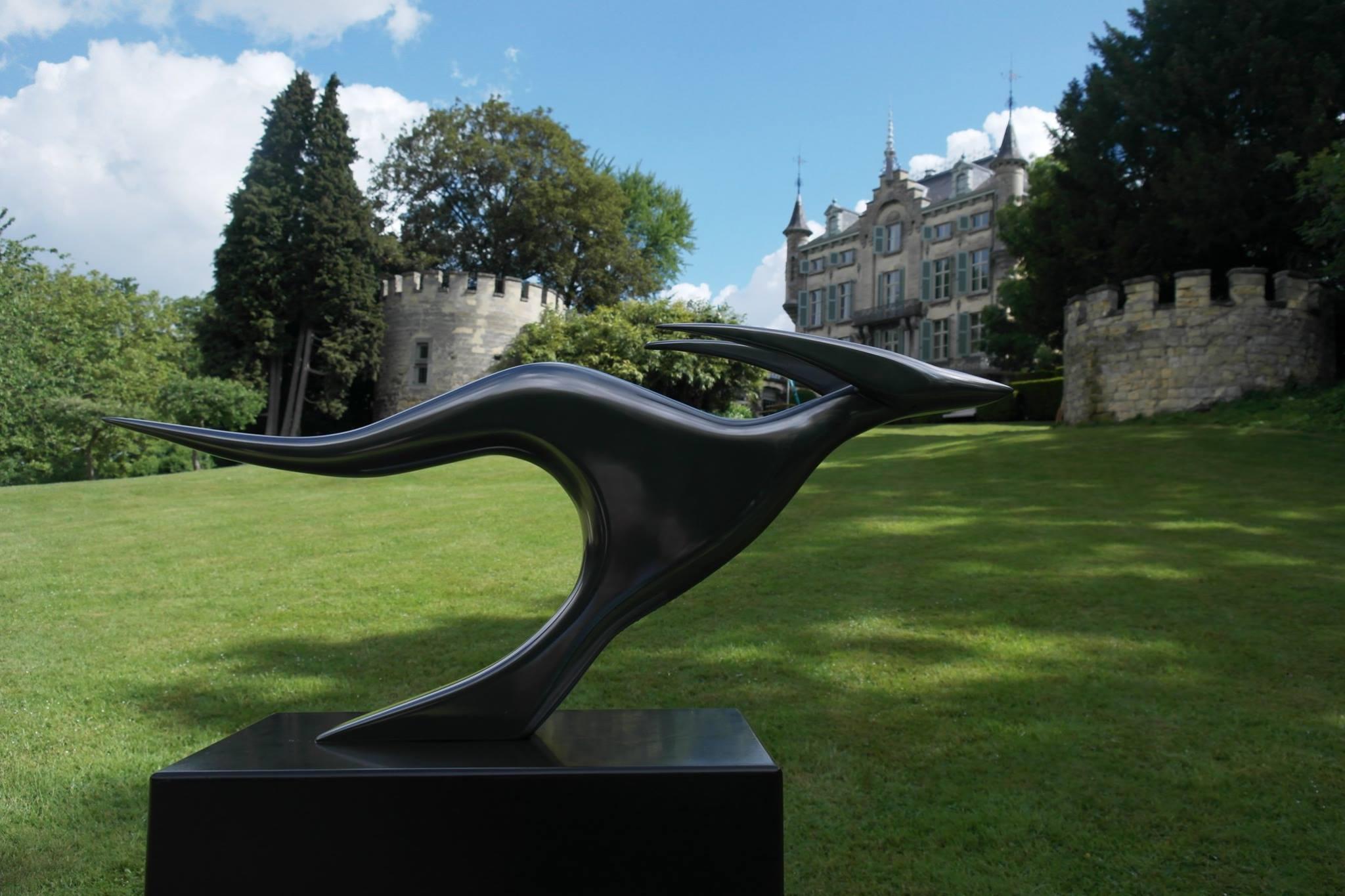 Moderne moderne zeitgenössische Stein-Metall-Skulptur eines Wolfes oder eines Fuchs für den Außen- oder Innenbereich – Sculpture von Ton Kalishoek