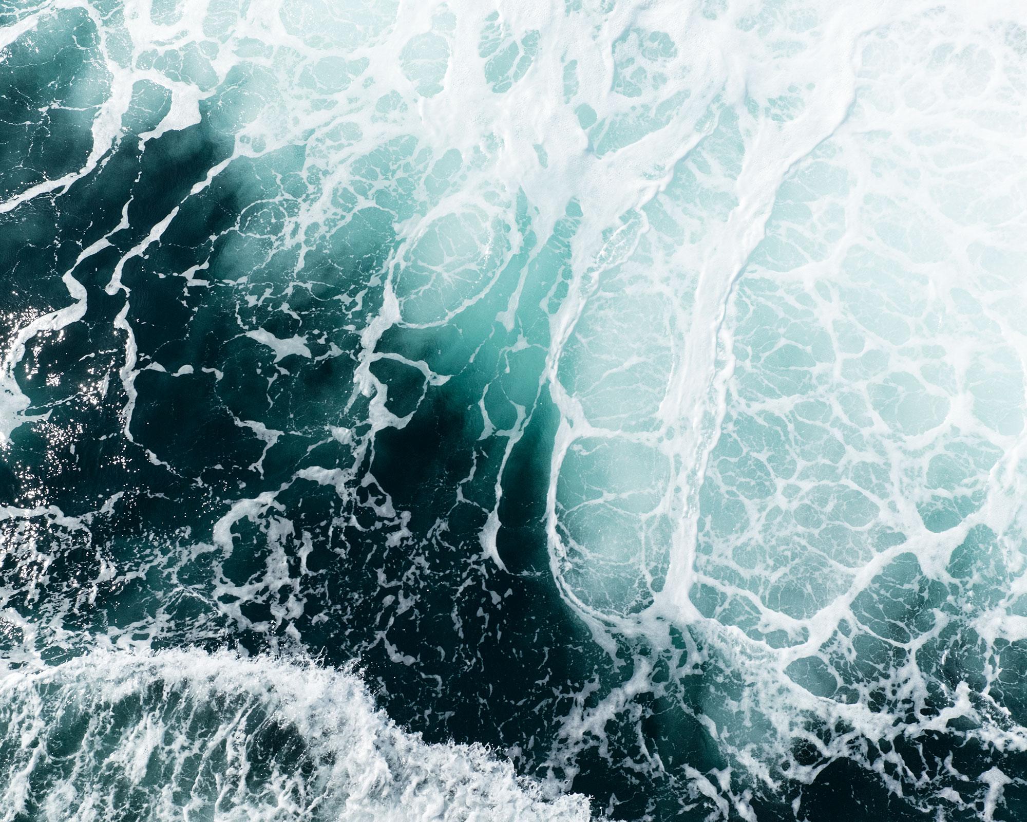 Tommy Kwak Landscape Photograph - "Waves 8" - contemporary photograph, ocean