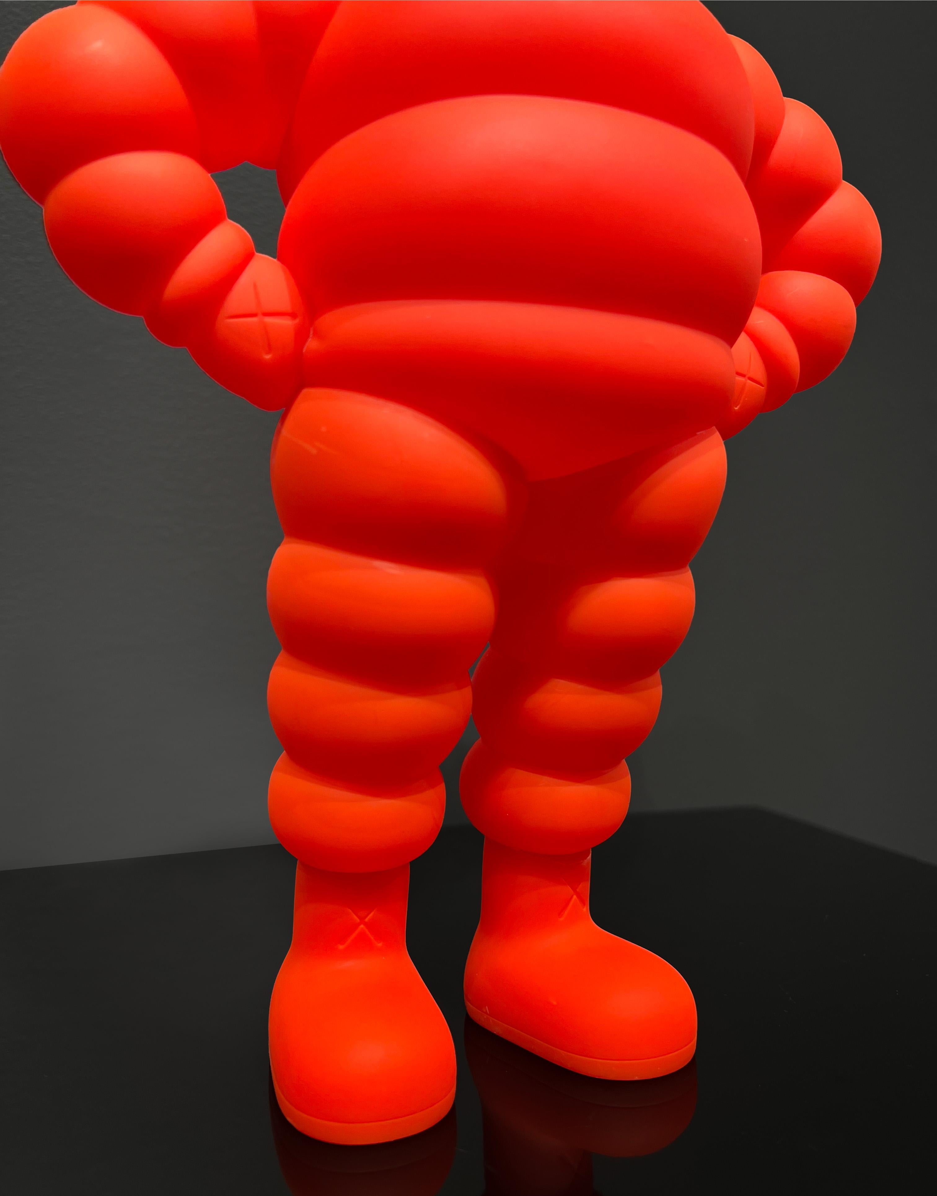 Orangefarbene Vinylfigur „CHUM“, 2023 im Angebot 4