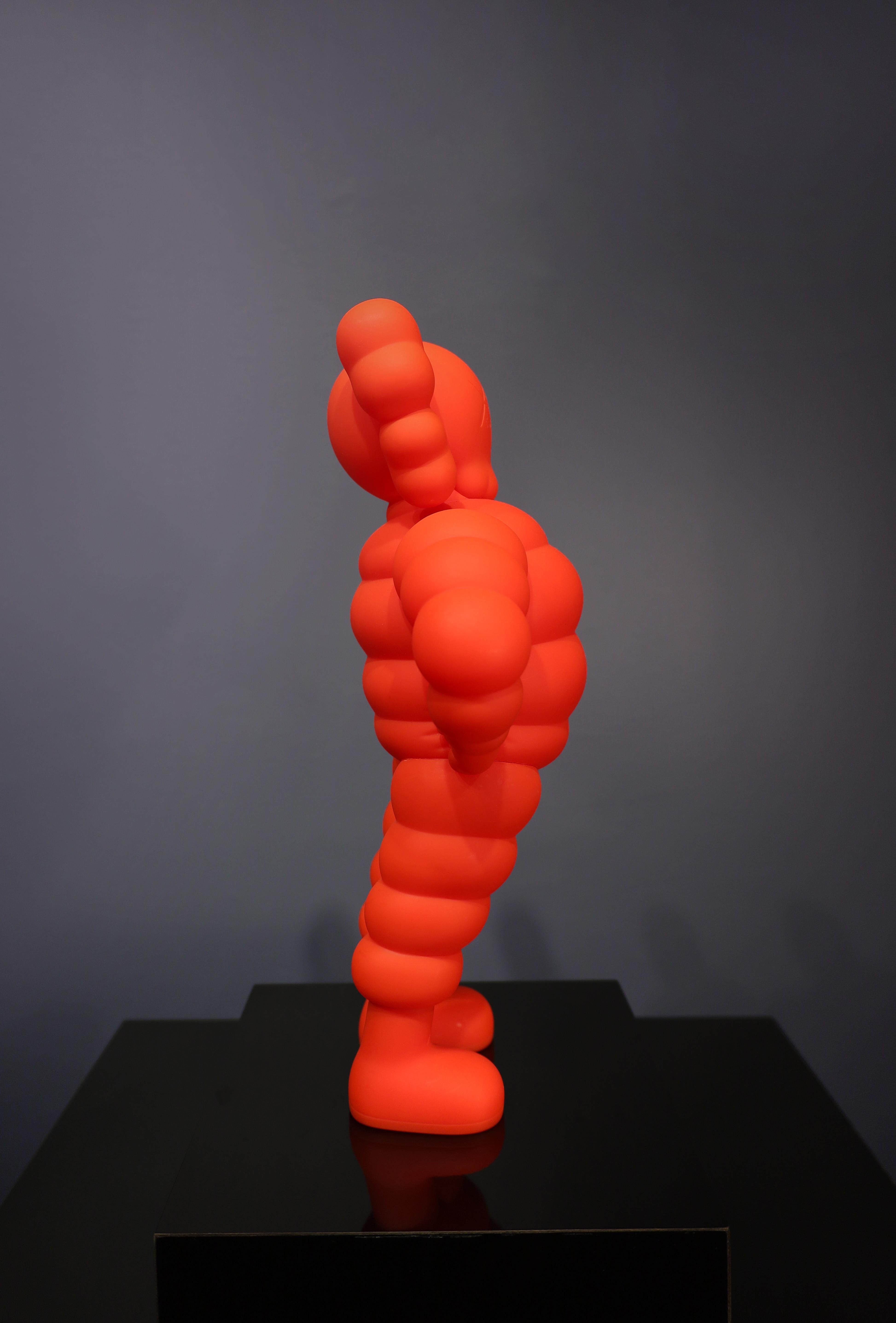 Figura de vinilo naranja 'CHUM', 2023 - Art Contemporáneo de KAWS