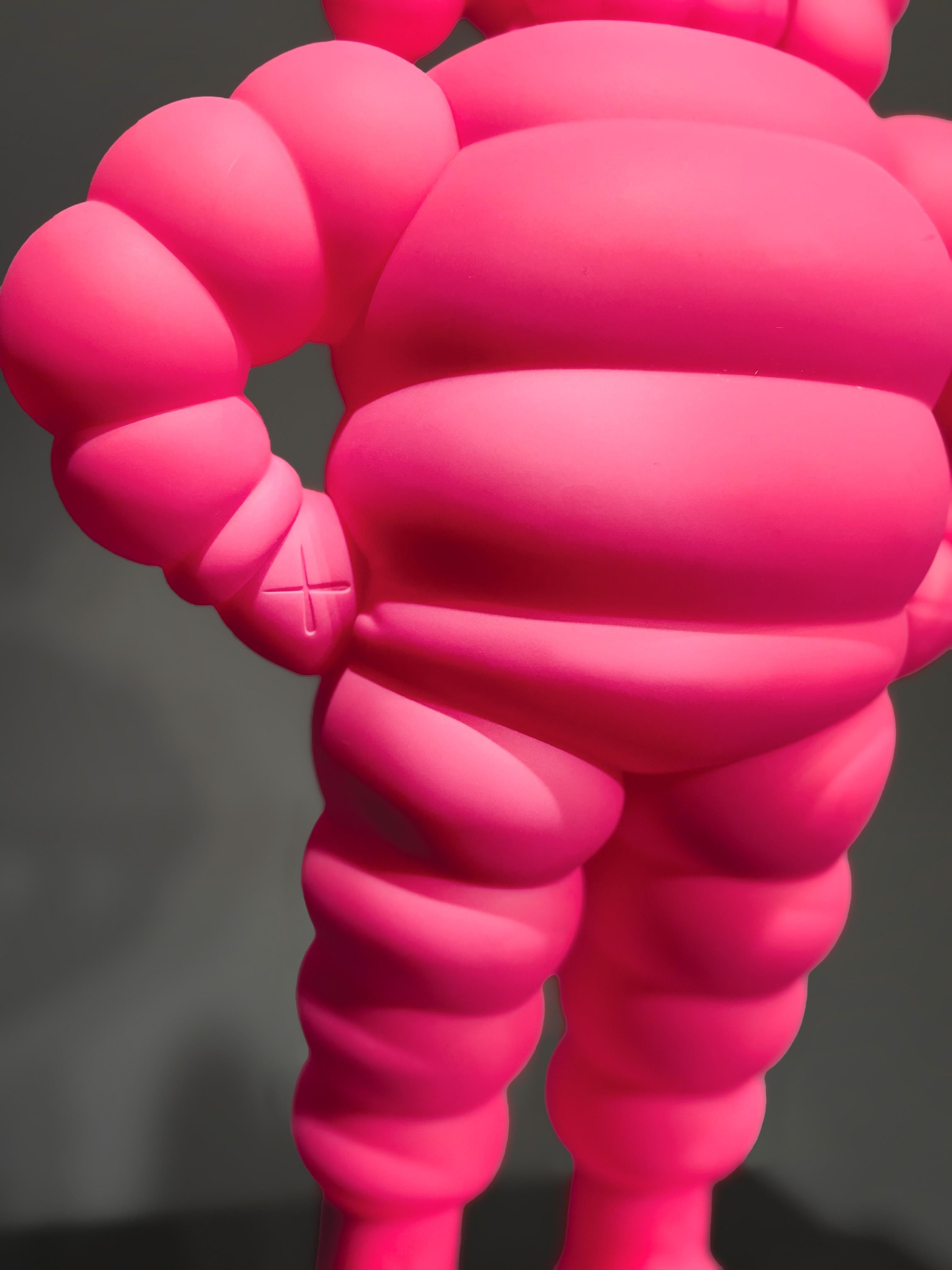 Figura in vinile rosa di 'CHUM', 2023 in vendita 2