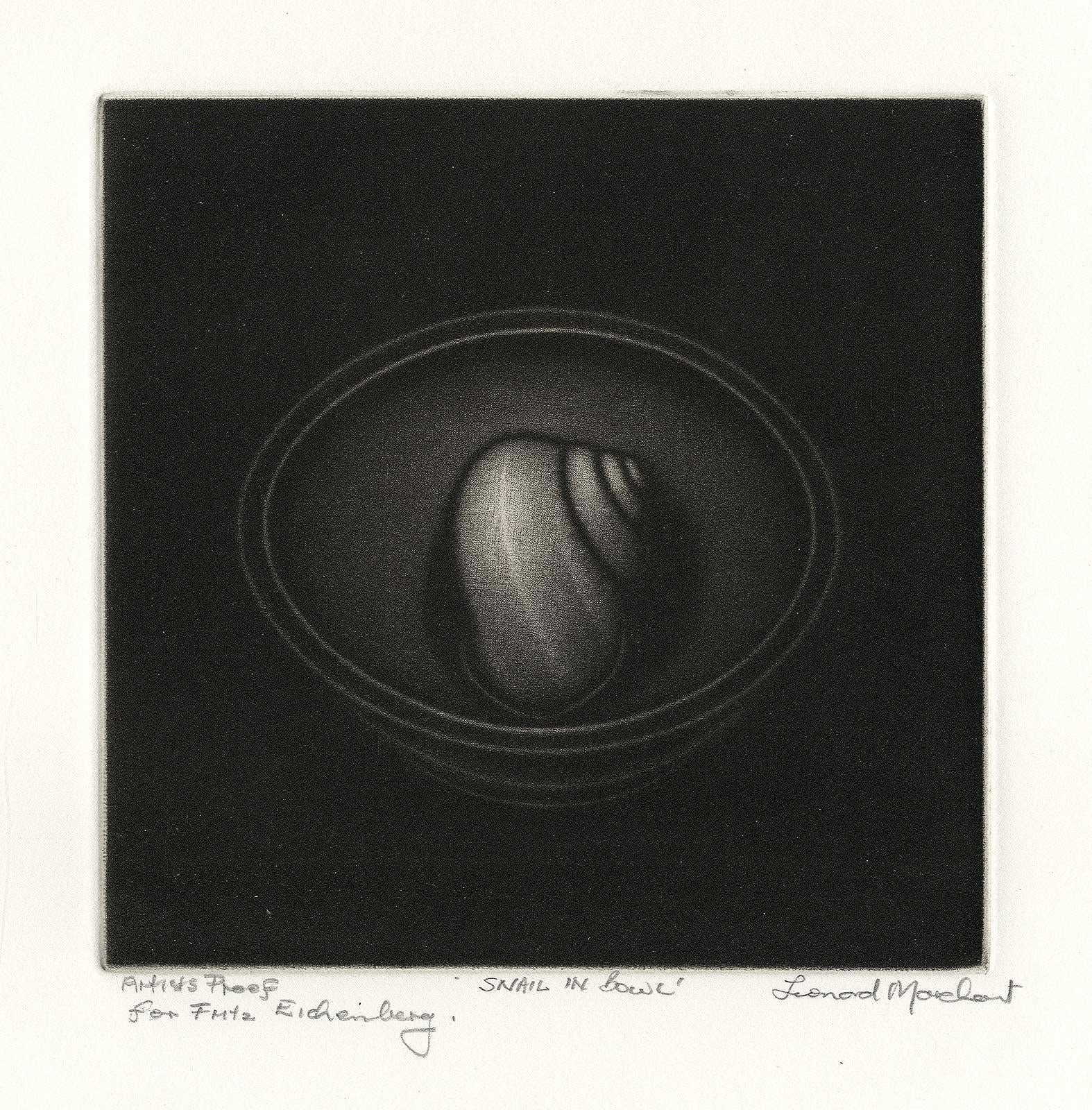 Un escargot dans un bol (feuille d'artiste inscrite à Fritz Eichenberg) - Noir Animal Print par Leonard Merchant