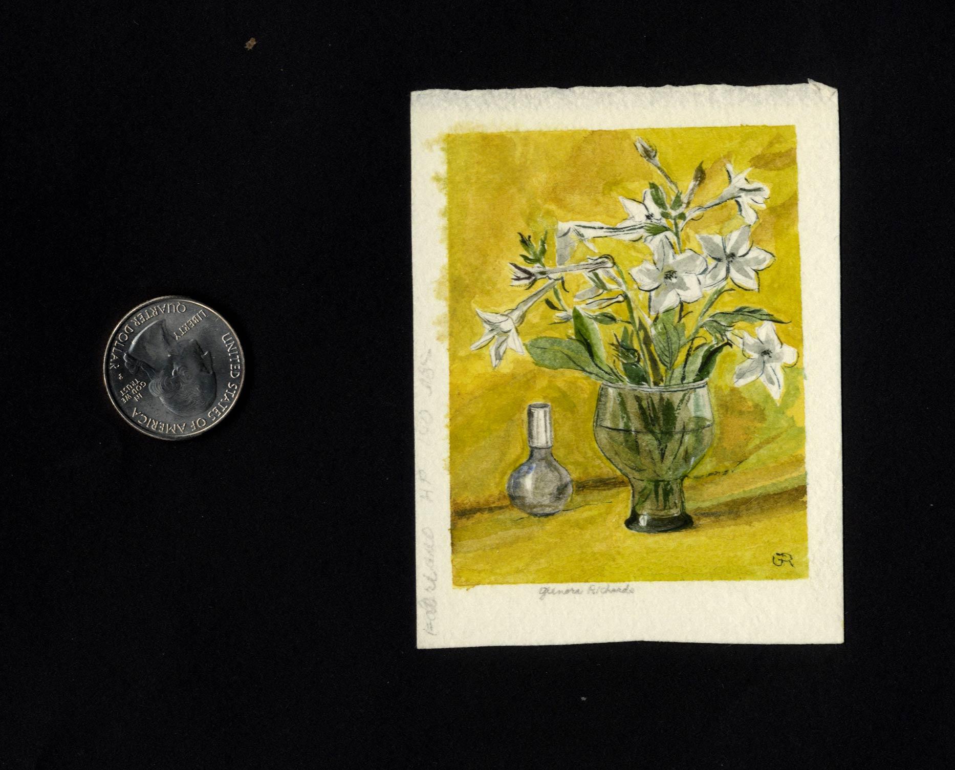 Zwei klare Vasen / eine mit weißen Blumen auf gelbem Hintergrund (Braun), Still-Life, von Glenora Richards
