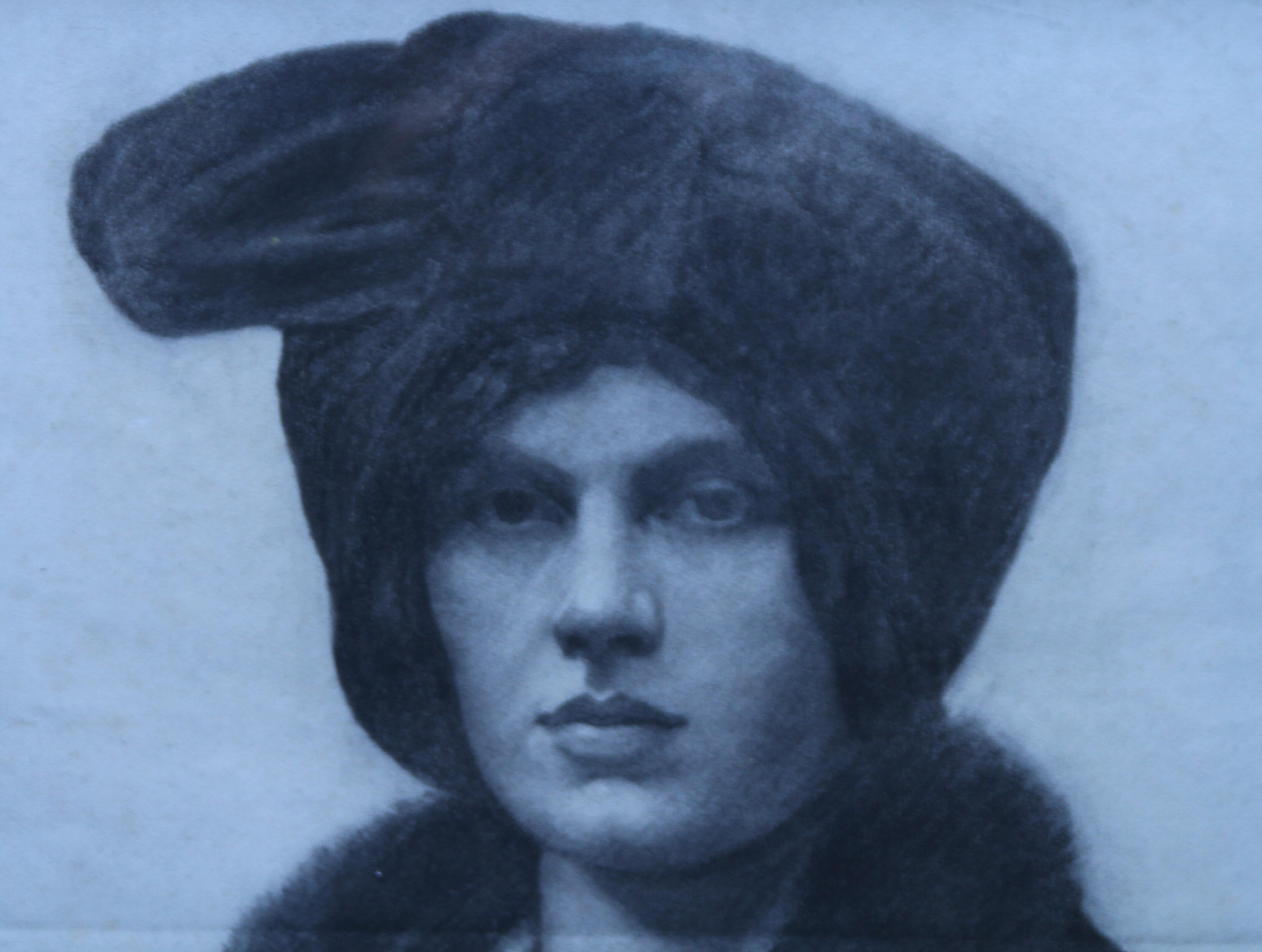 Portrait d'une femme -  Art écossais début 20ème siècle dessin société femme chapeau camée  en vente 3