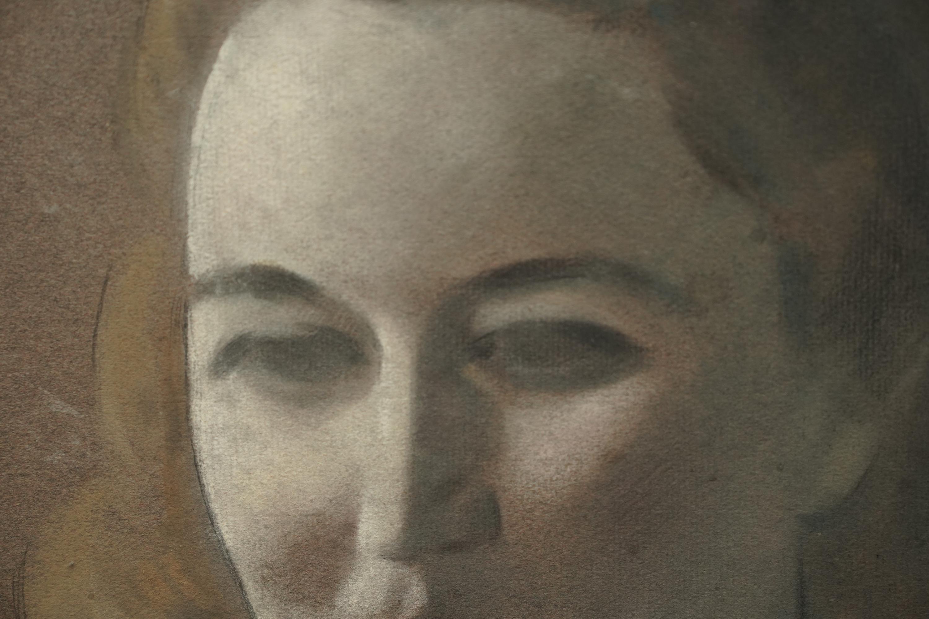 Portrait de la grâce - Portrait d'une femme à la craie d'art britannique des années 1920 en vente 4