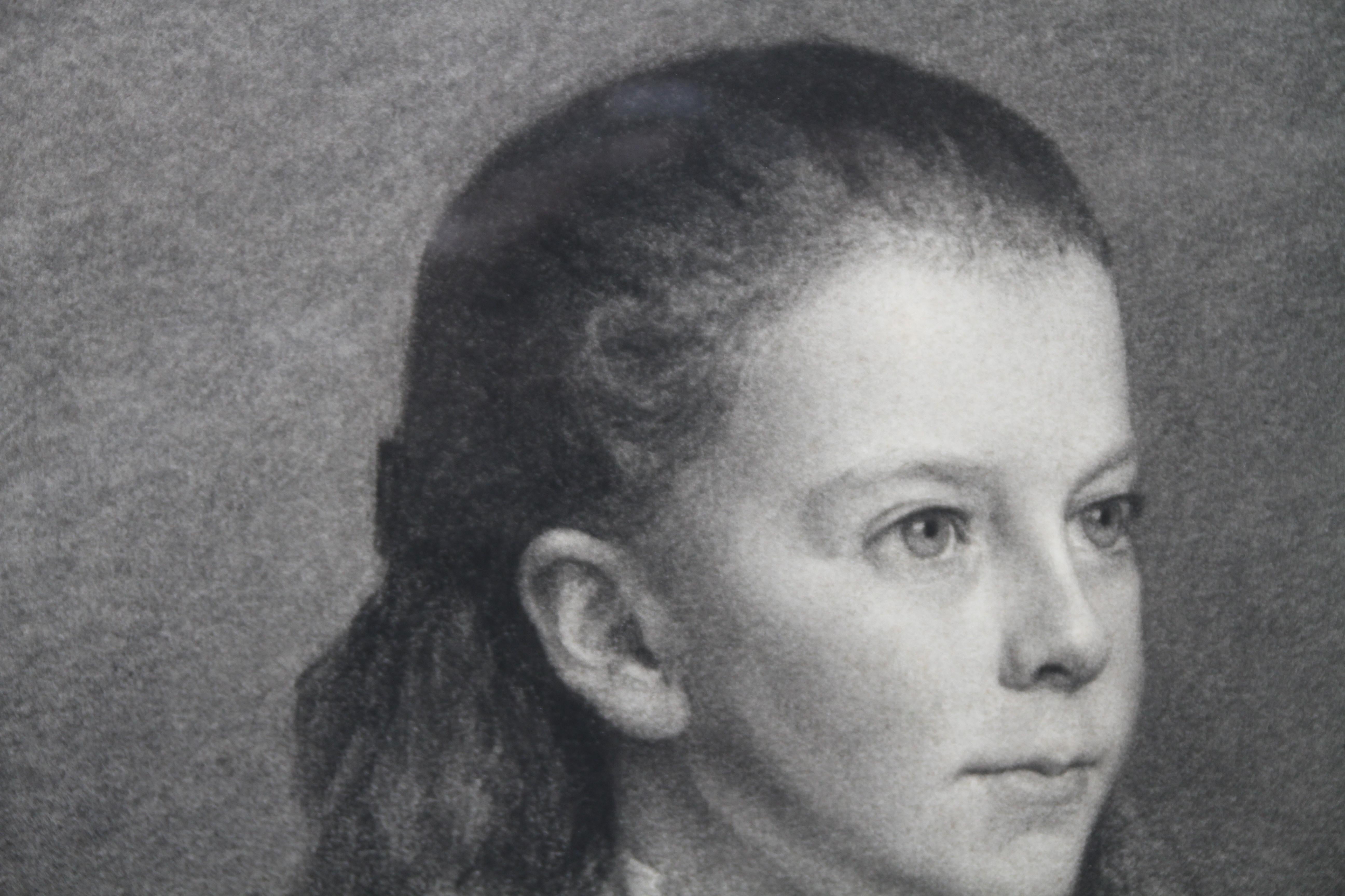 Portrait of Young Girl Victorian British Pre-Raphaelite portrait pencil drawing  For Sale 1