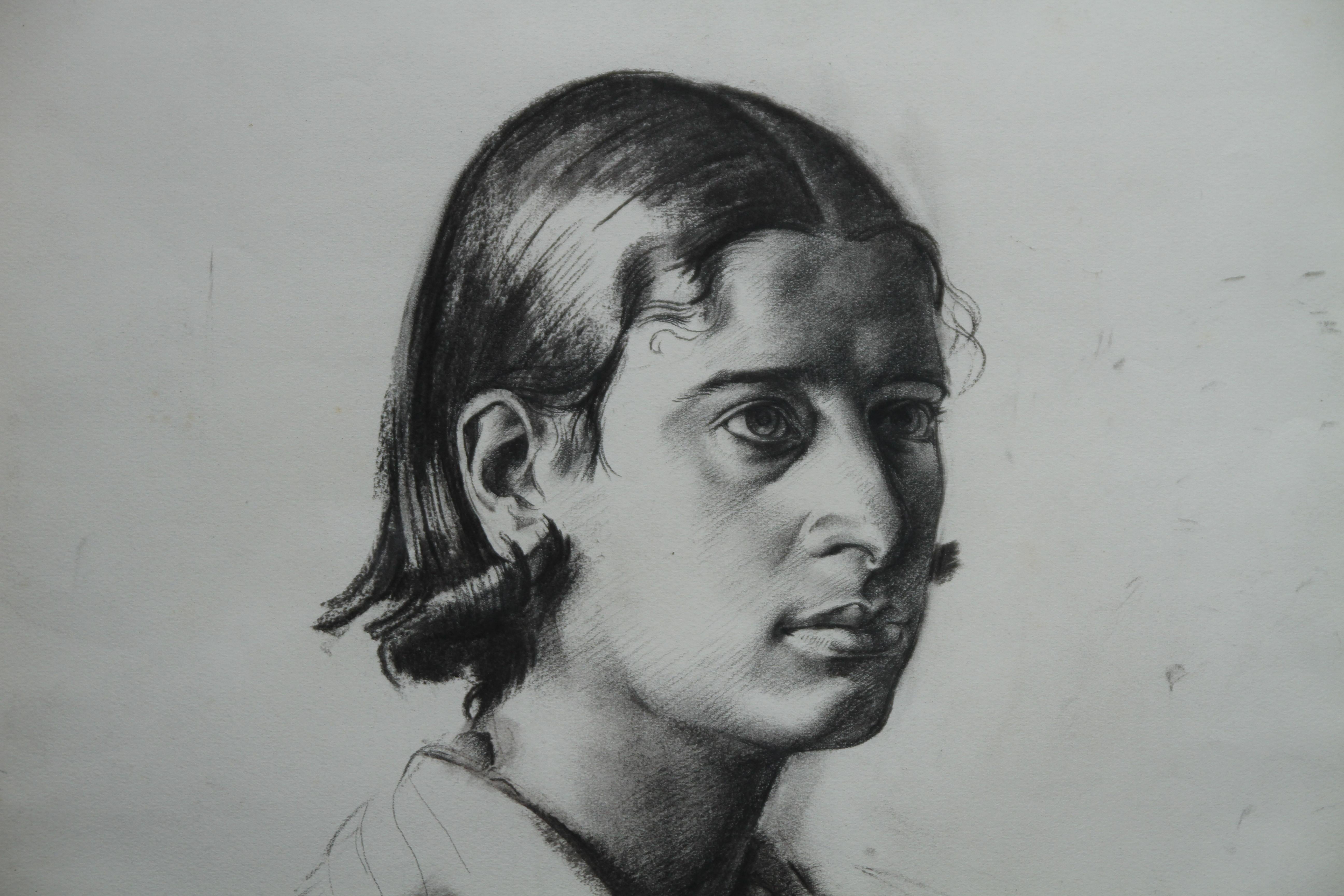 Portrait de Juliana - dessin au crayon au fusain Art Déco britannique d'une femme  en vente 3