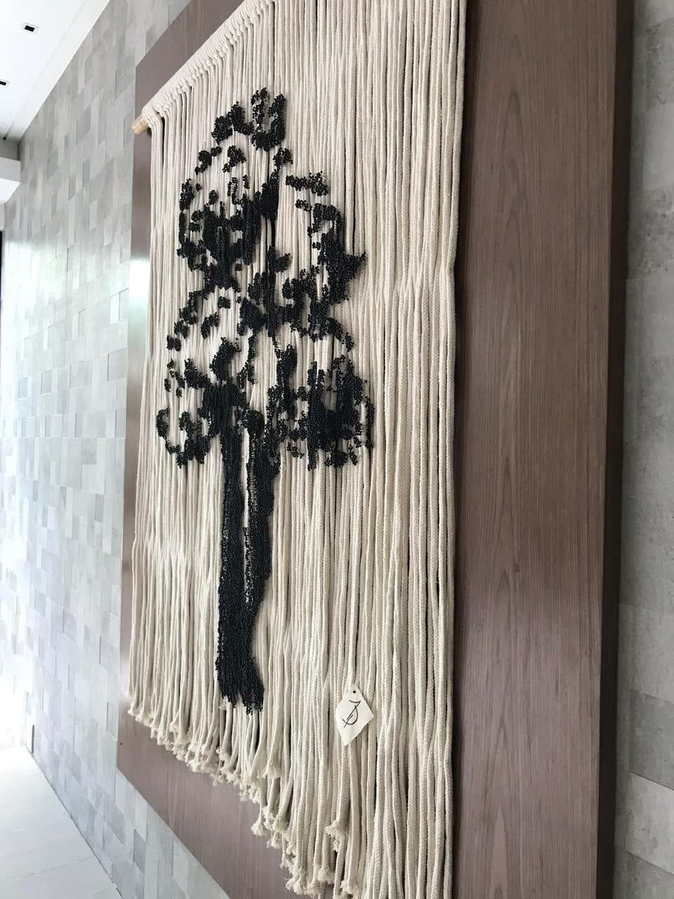 Precioso Árbol Colgante Detallado Sobre Cuerdas en venta 8