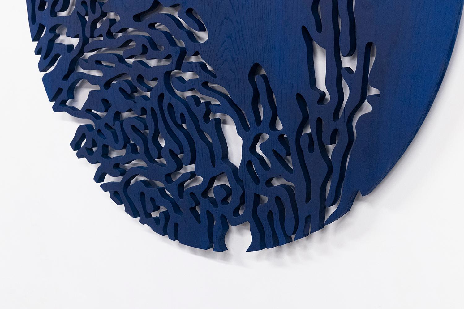 Le due artiste e designer industriali, Ampi Arozarena ed Elena De La Fuente, descrivono la forma e il colore come il loro fulcro di esplorazione. Ammirano la doppia identità che i due elementi creano nelle loro opere d'arte. Sono guidati dalle