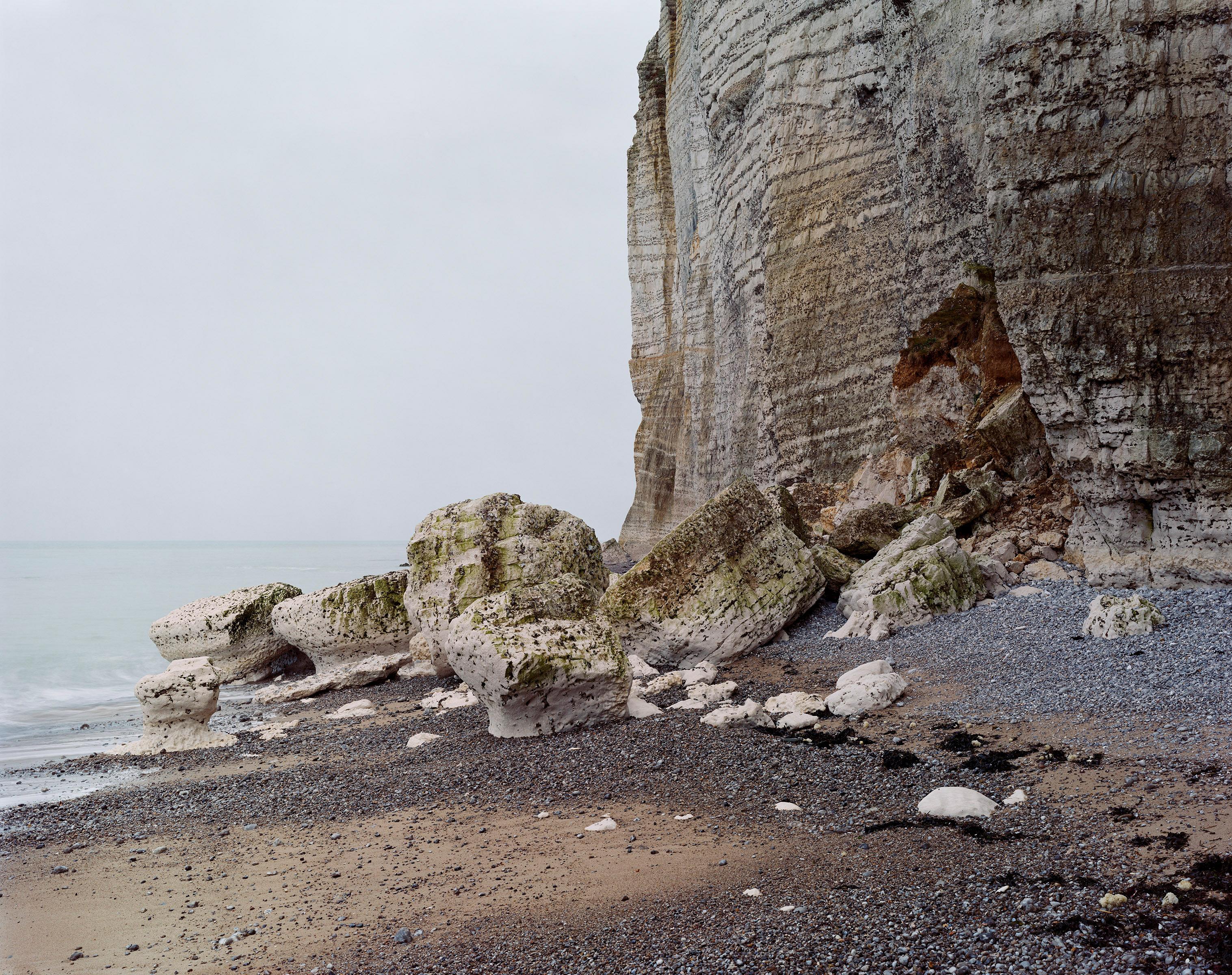 Signiert, datiert und nummeriert auf der Rückseite
Tintenstrahldruck
46 1/2 x 55 1/2 Zoll / 118 x 141 cm
Ausgabe von 6 + 2 APs

Jem Southam (geb. 1950) ist einer der meistbeachteten britischen Landschaftsfotografen der Gegenwart. Southam, der für