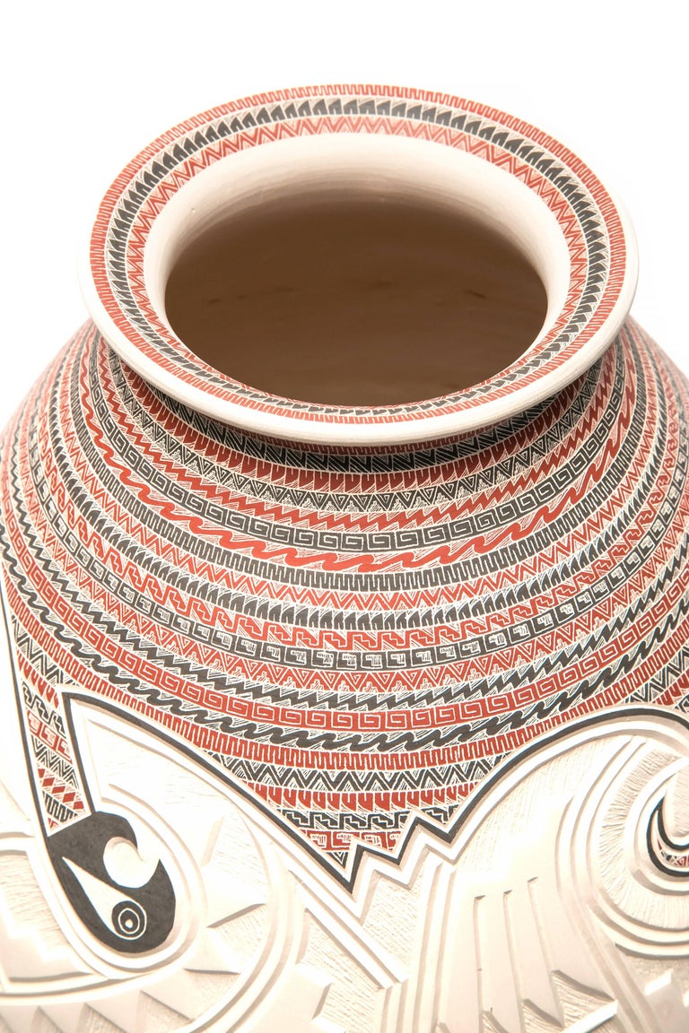 10'' Vasija Natural / Ceramic Mexican Folk Art from Mata Ortiz For Sale 3