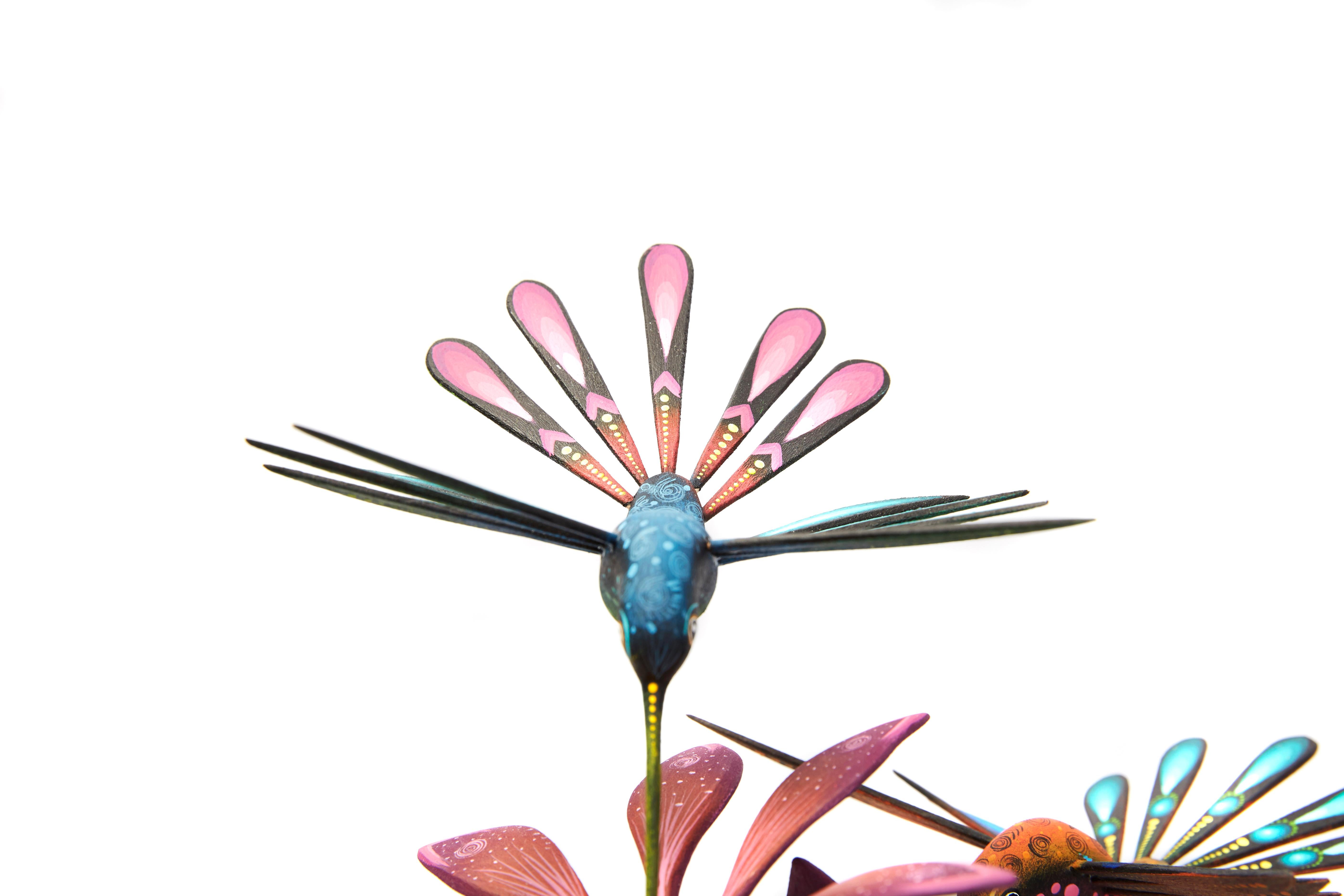 Hummingbirds Baum – mexikanische Volkskunst  Kaktus-Kunstwerke (Braun), Figurative Sculpture, von Edgar Fabian Ortega