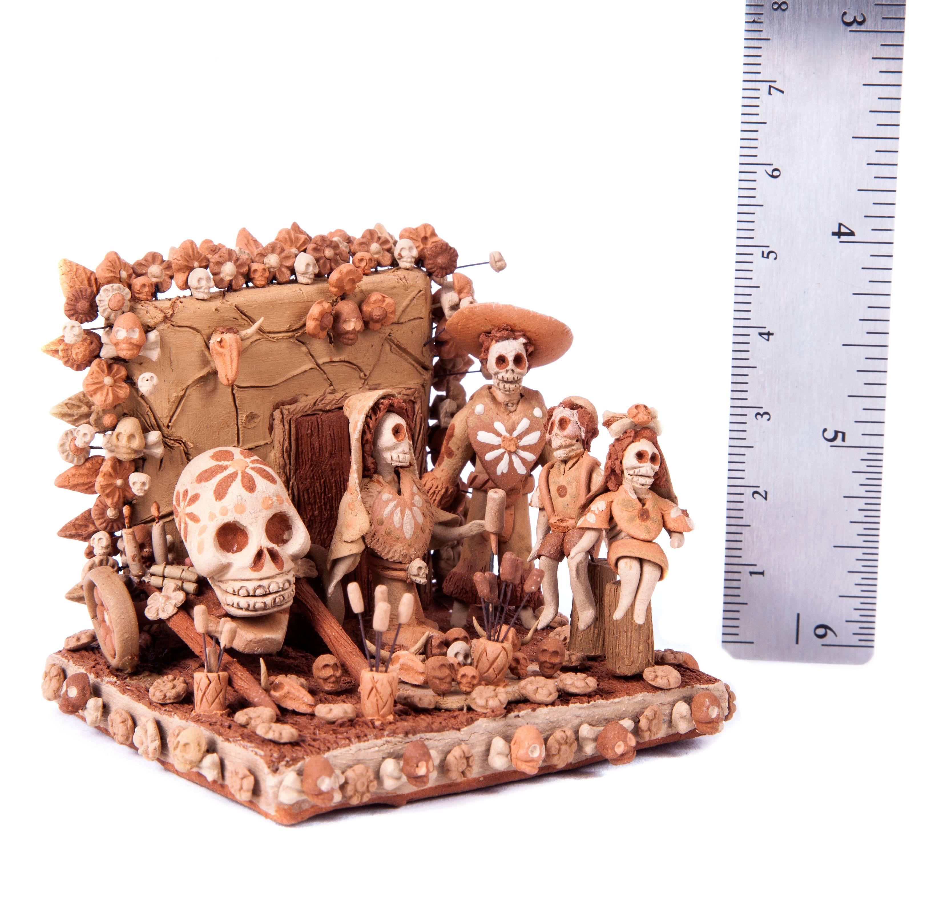 Altar de Muertos / Ceramics Mexican Folk Art Miniature  1