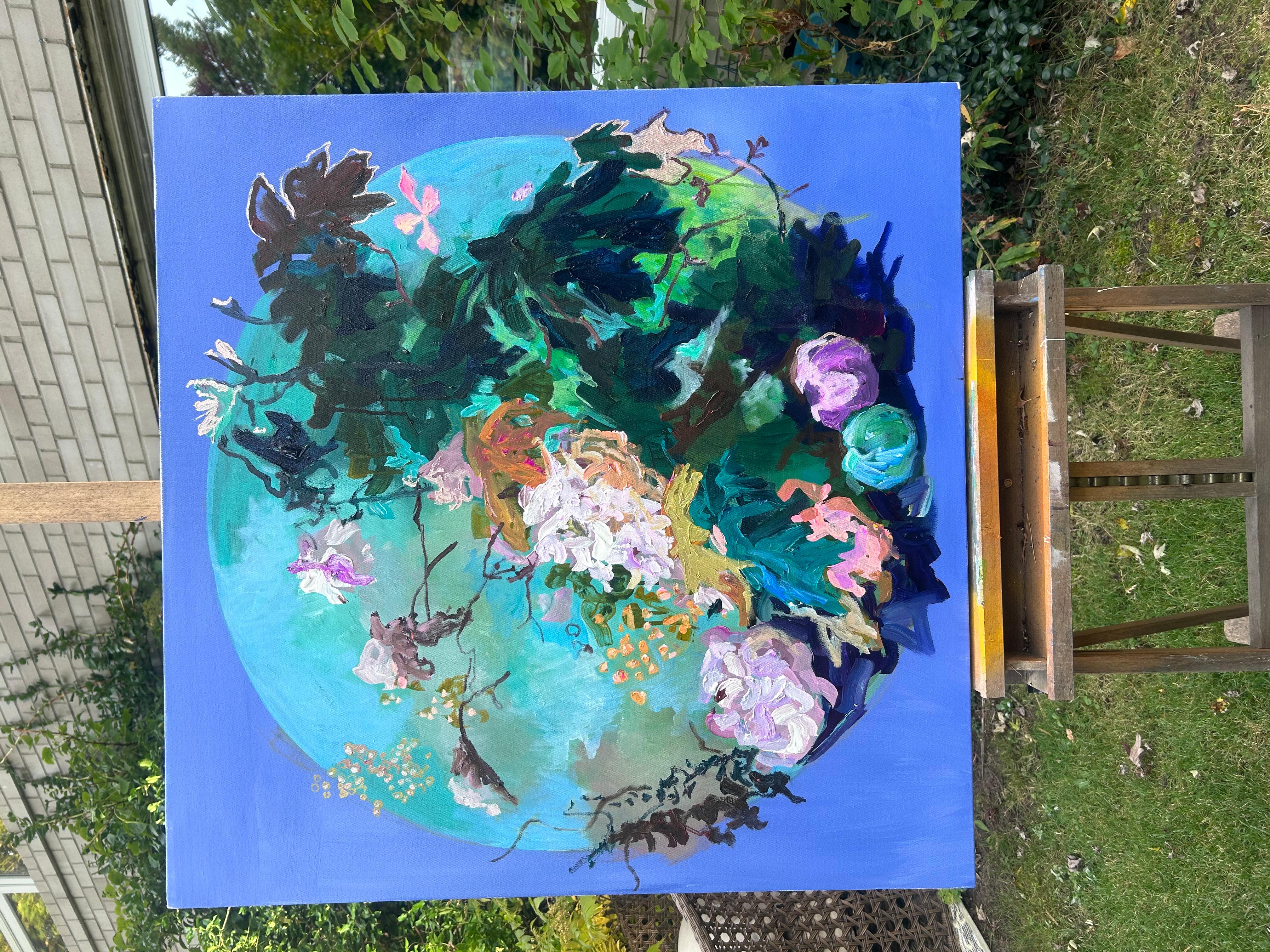 <p>Kommentare des Künstlers<br>Das Gemälde zeigt einen blauen Globus, der mit einer Vielzahl von Pflanzen und Blumen geschmückt ist. Die bezaubernden Farbtöne von hellem Magenta und dunklem Grün schaffen organische Arrangements, die den Betrachter