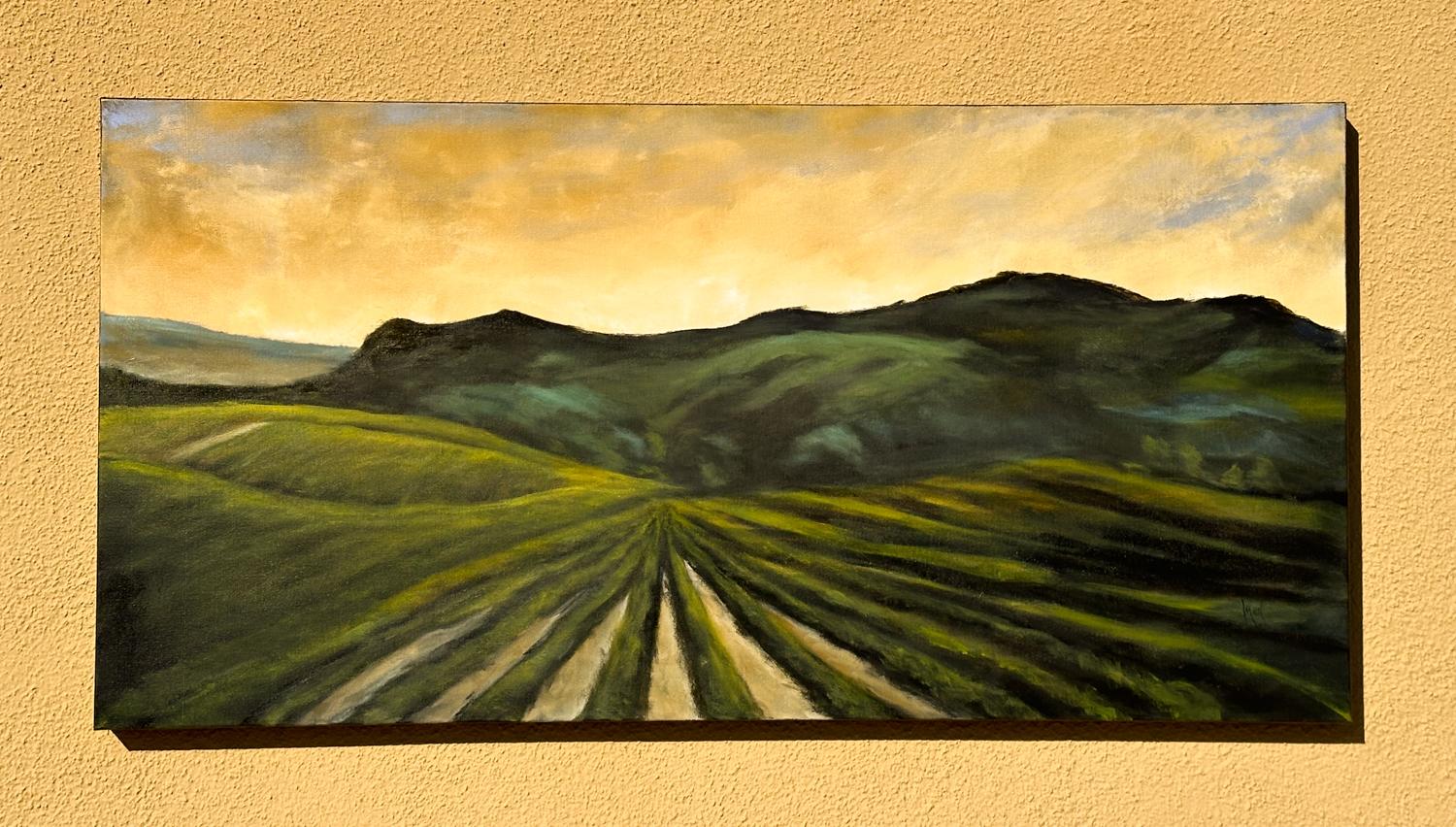 <p>Commentaires de l'artiste<br />Un vignoble s'étend avec un coup de pinceau audacieux et lâche et une sous-peinture sombre qui met en valeur la forme et la couleur. Les rangées de vignes rayonnantes créent une composition ciblée, guidant l'œil du