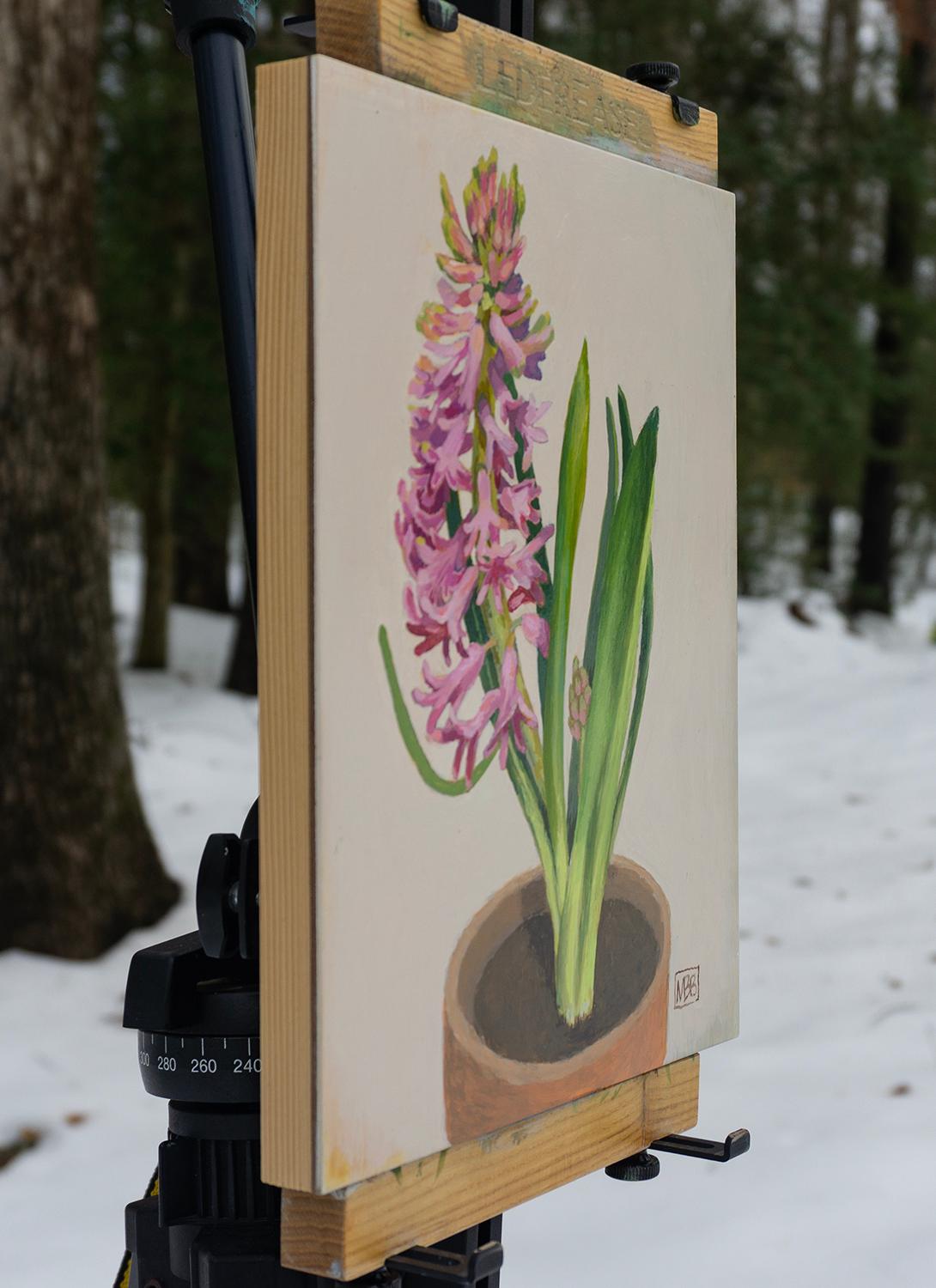 Hyacinth in Clay Pot, Original Painting - Beige Still-Life Painting par Mary Beatty-Brooks