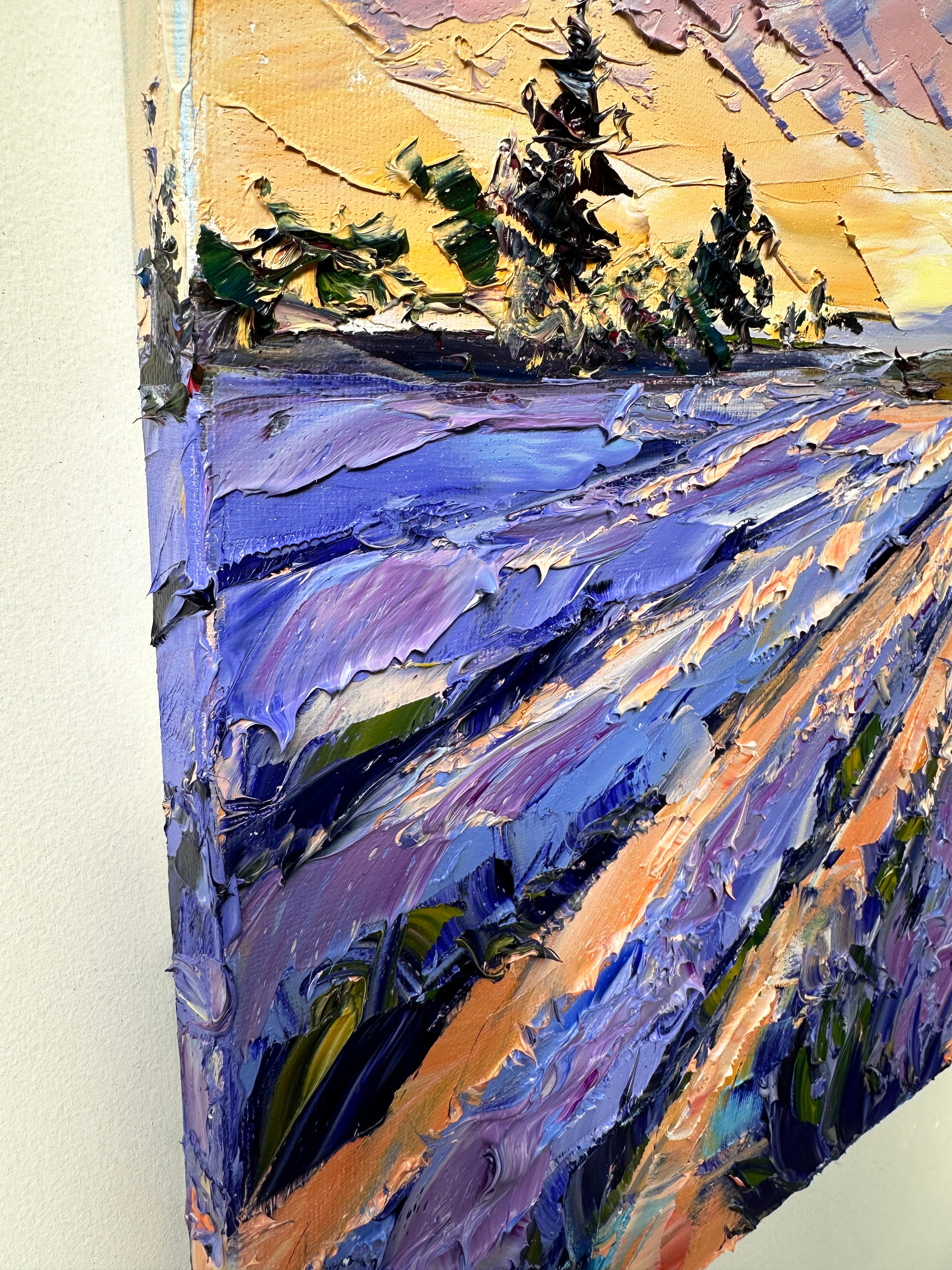 Whispers of Lavender Skies, peinture à l'huile - Painting de Lisa Elley