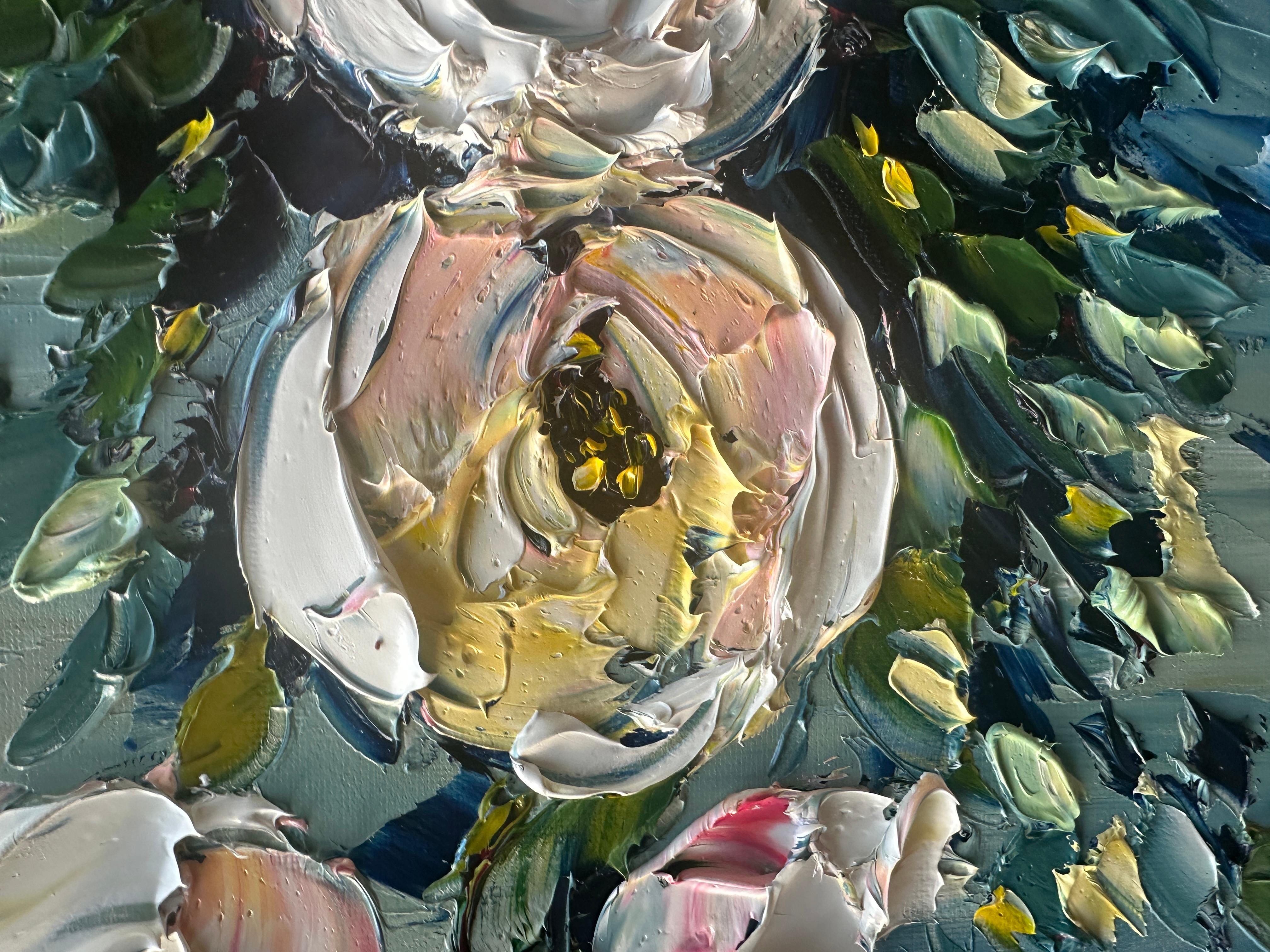 Stillness and Lights, peinture à l'huile - Gris Still-Life Painting par Lisa Elley