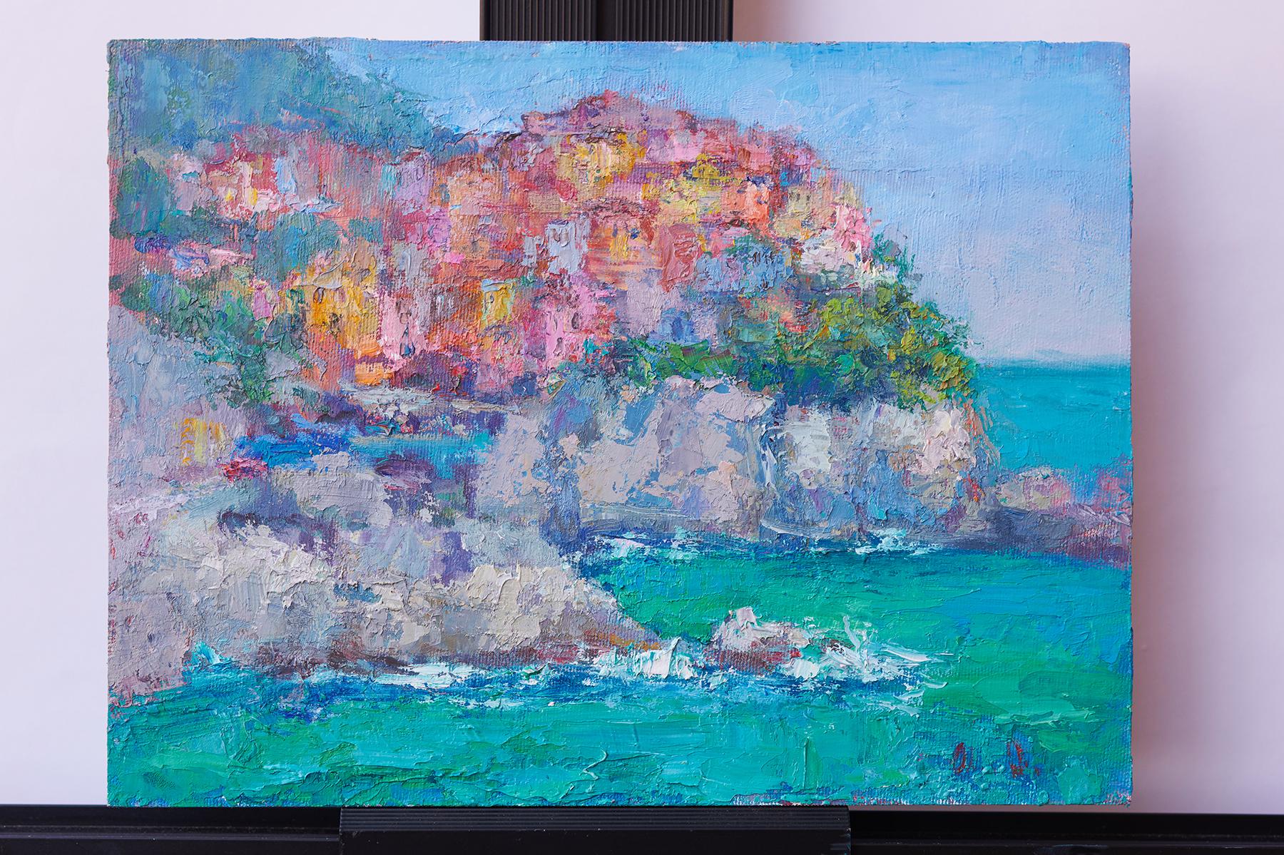 Le Village au bord de la mer, peinture à l'huile - Impressionnisme abstrait Painting par Oksana Johnson
