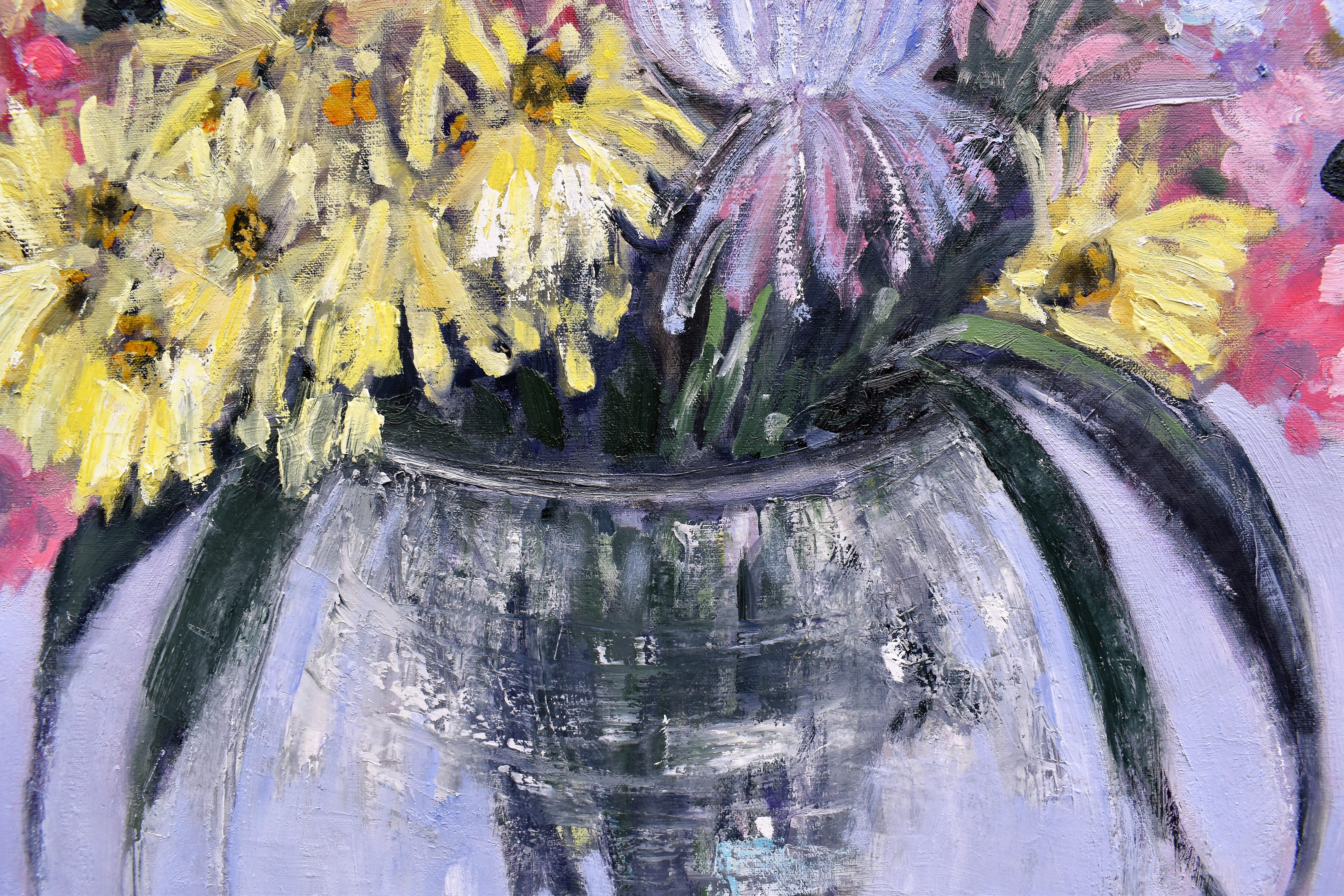Un vase de couleur, peinture à l'huile - Gris Still-Life Painting par Mary Pratt